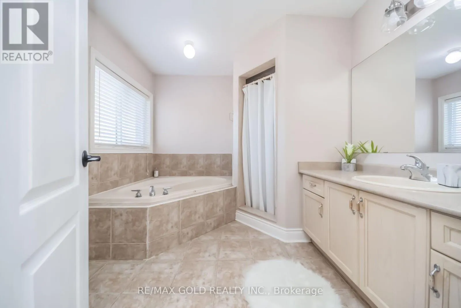 15 NEWARK WAY