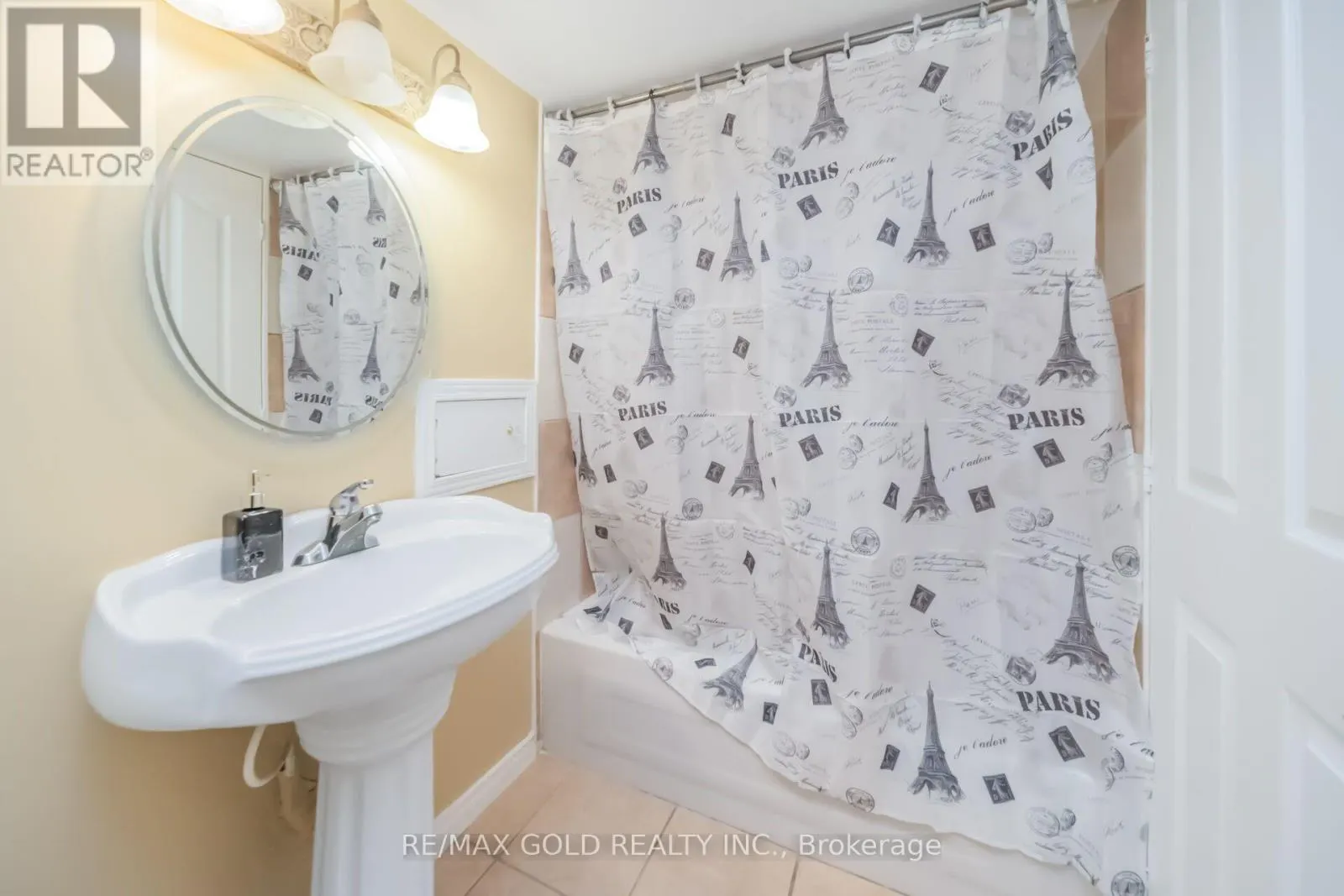 15 NEWARK WAY