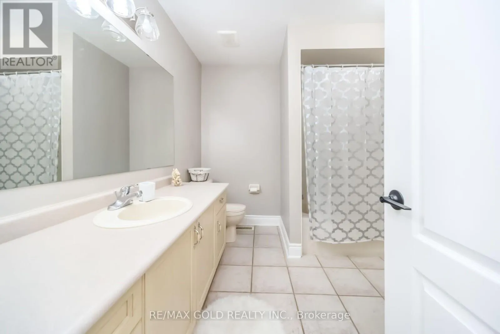 15 NEWARK WAY