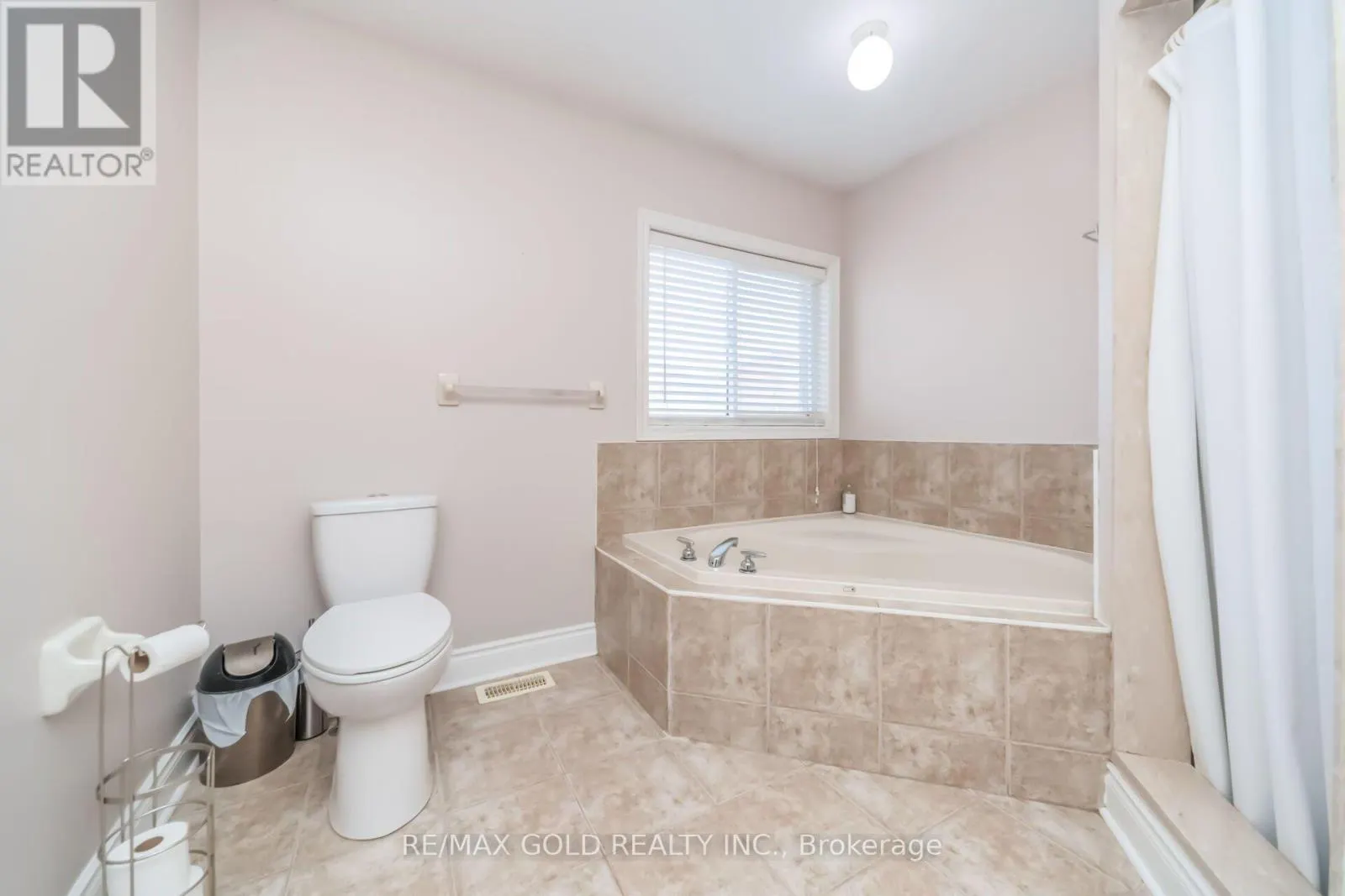 15 NEWARK WAY
