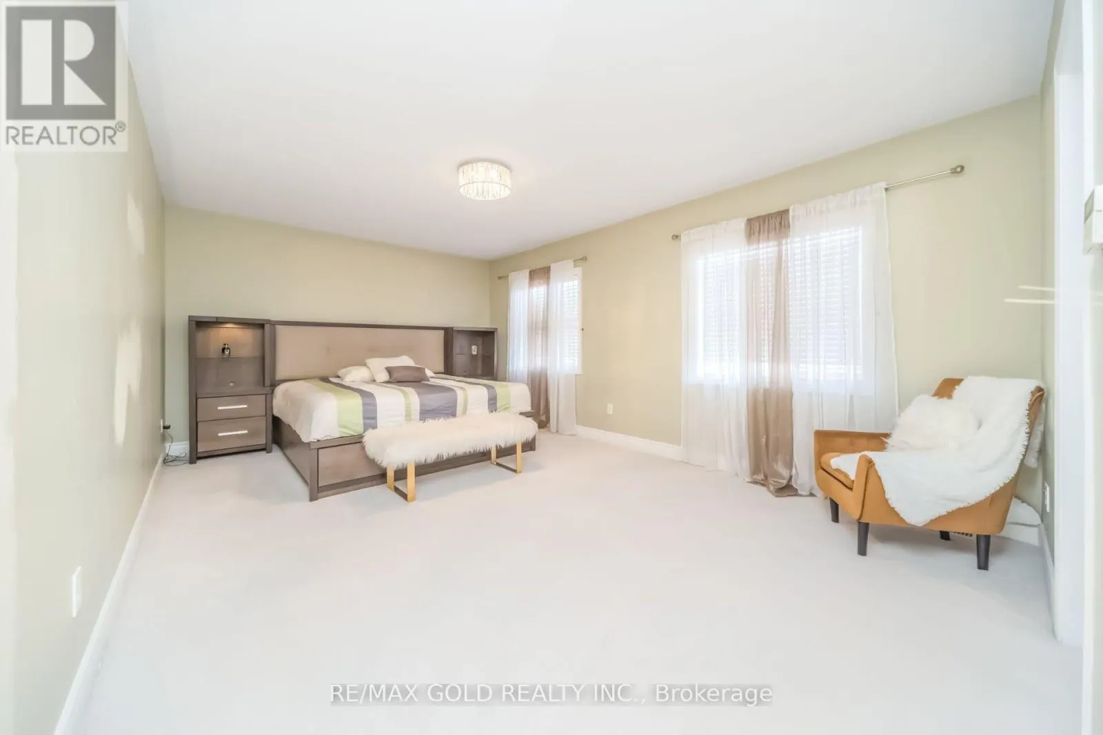 15 NEWARK WAY