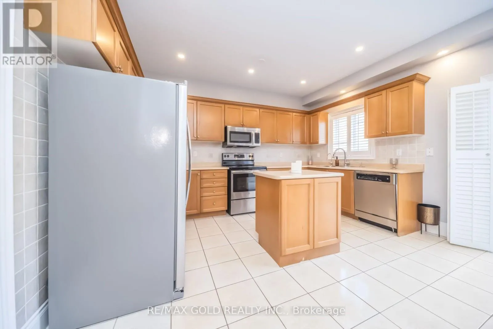 15 NEWARK WAY