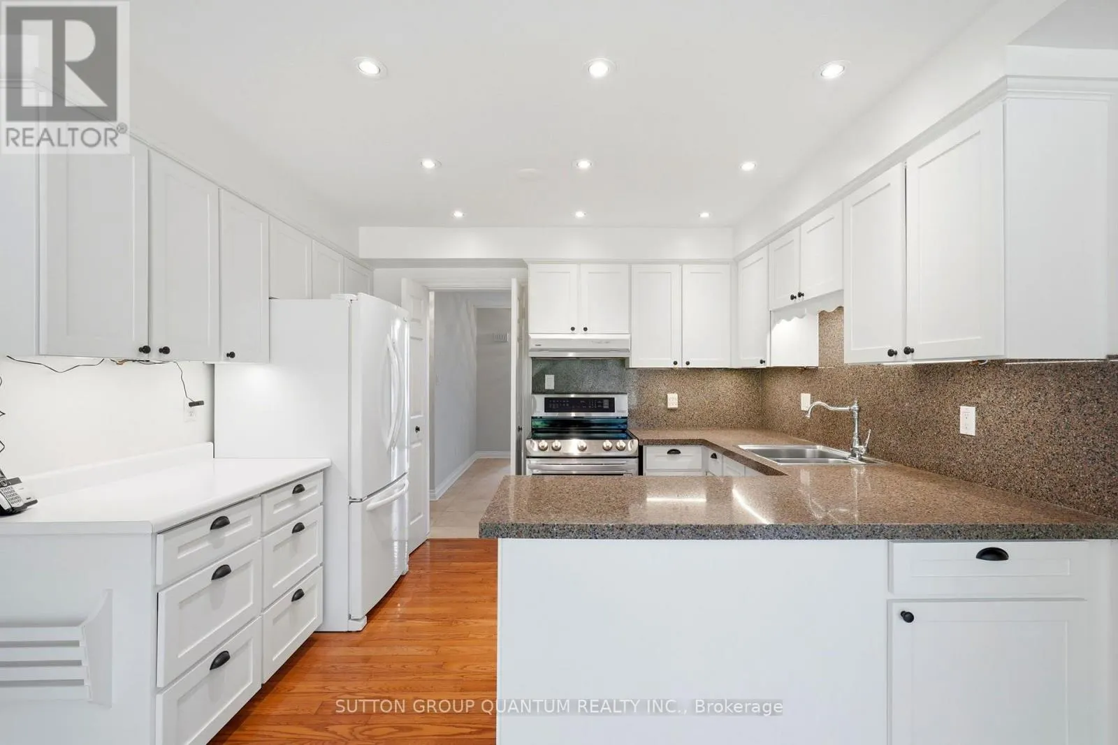 3543 KINGBIRD COURT