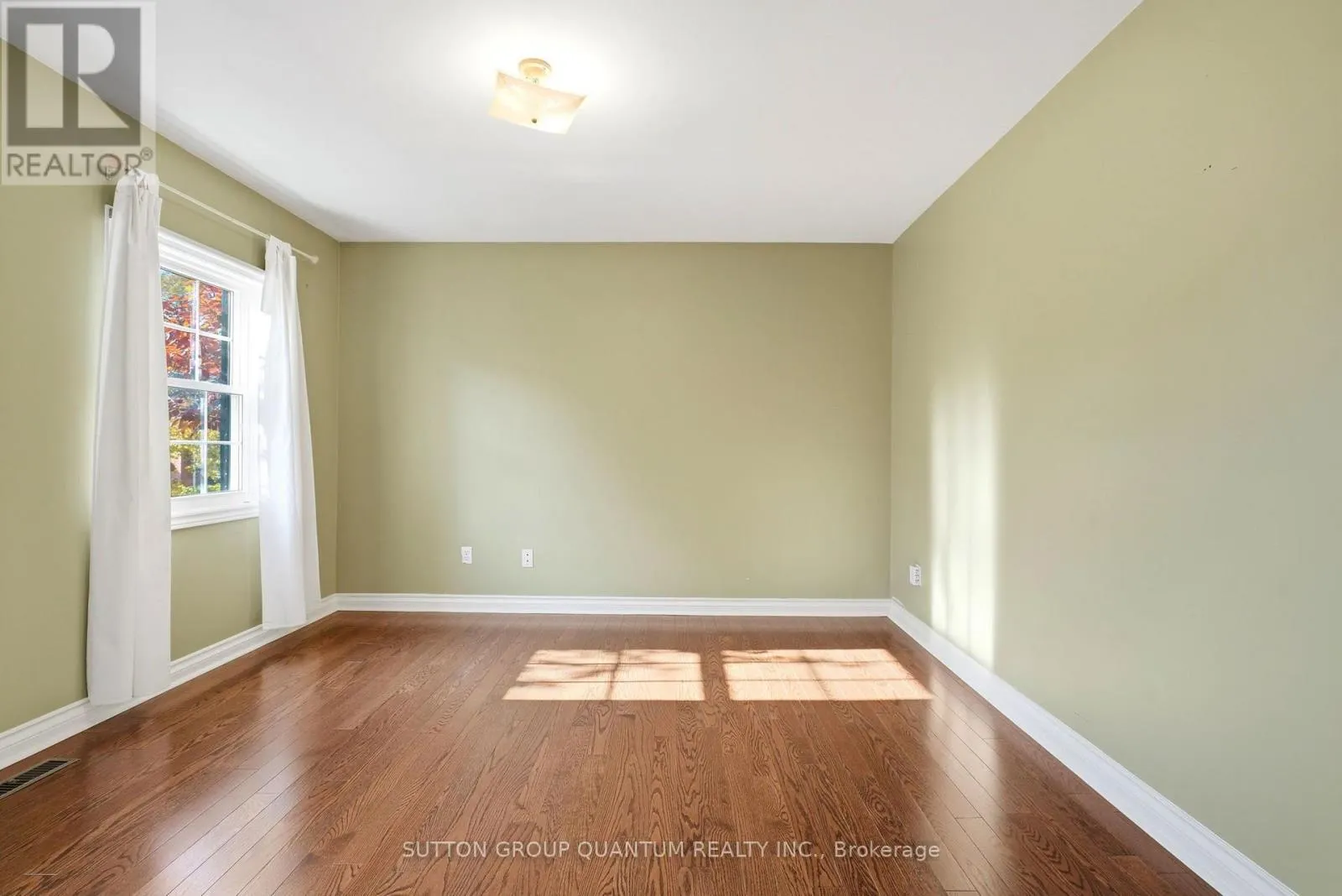 3543 KINGBIRD COURT