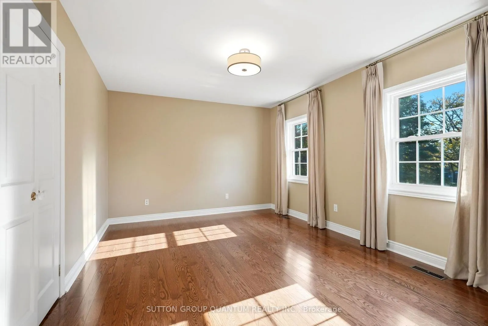3543 KINGBIRD COURT