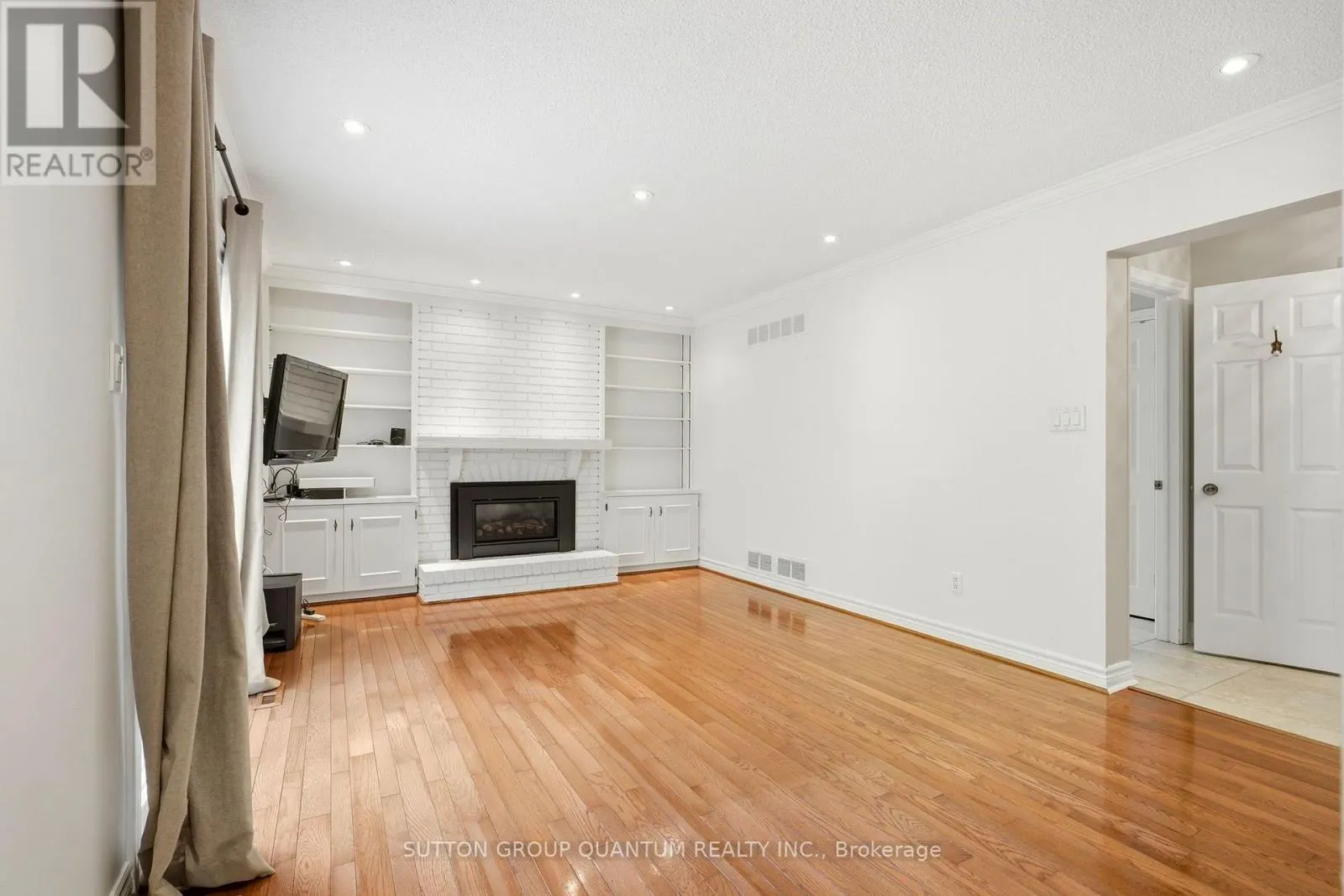 3543 KINGBIRD COURT