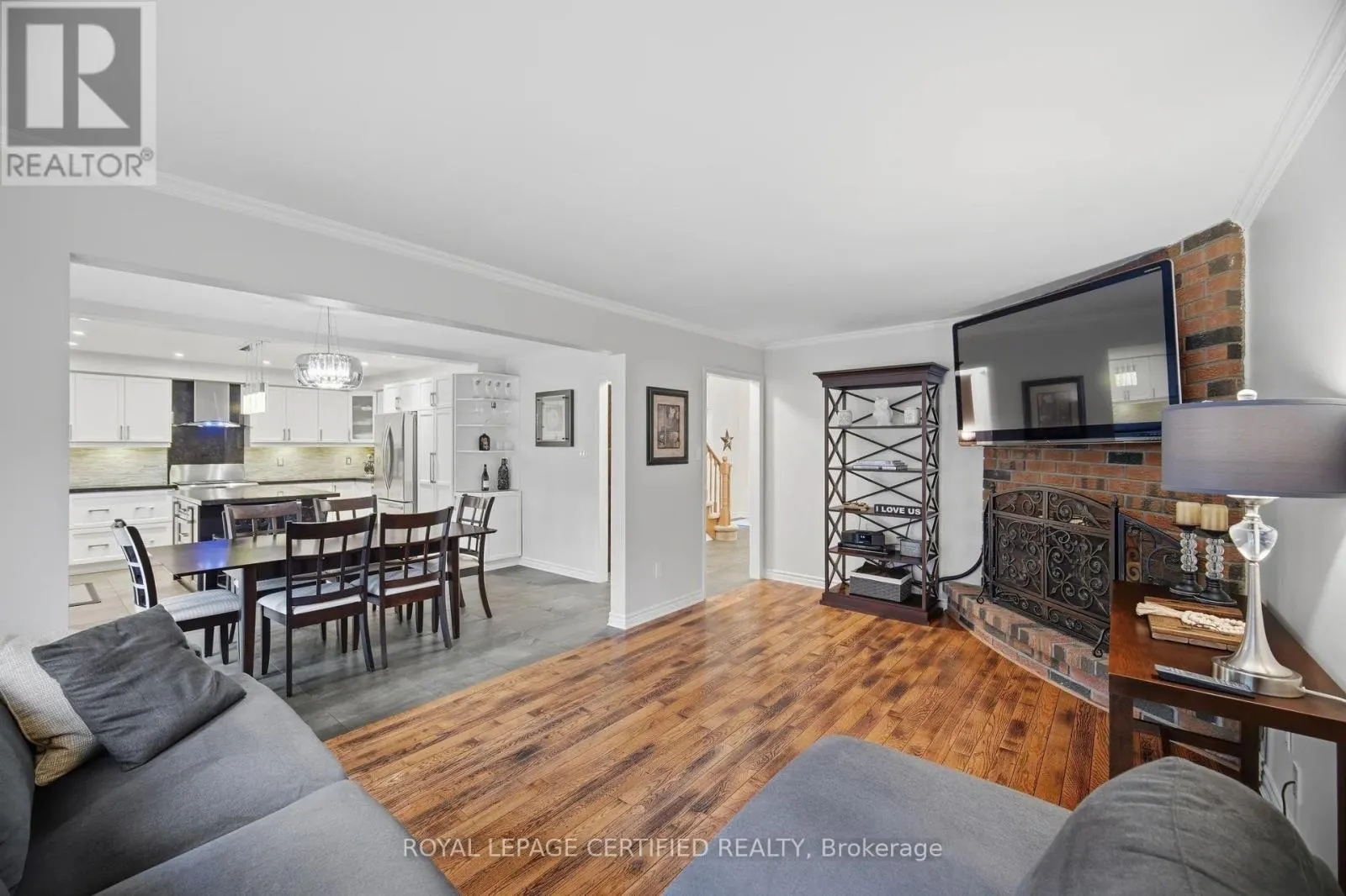8 WISHART PLACE