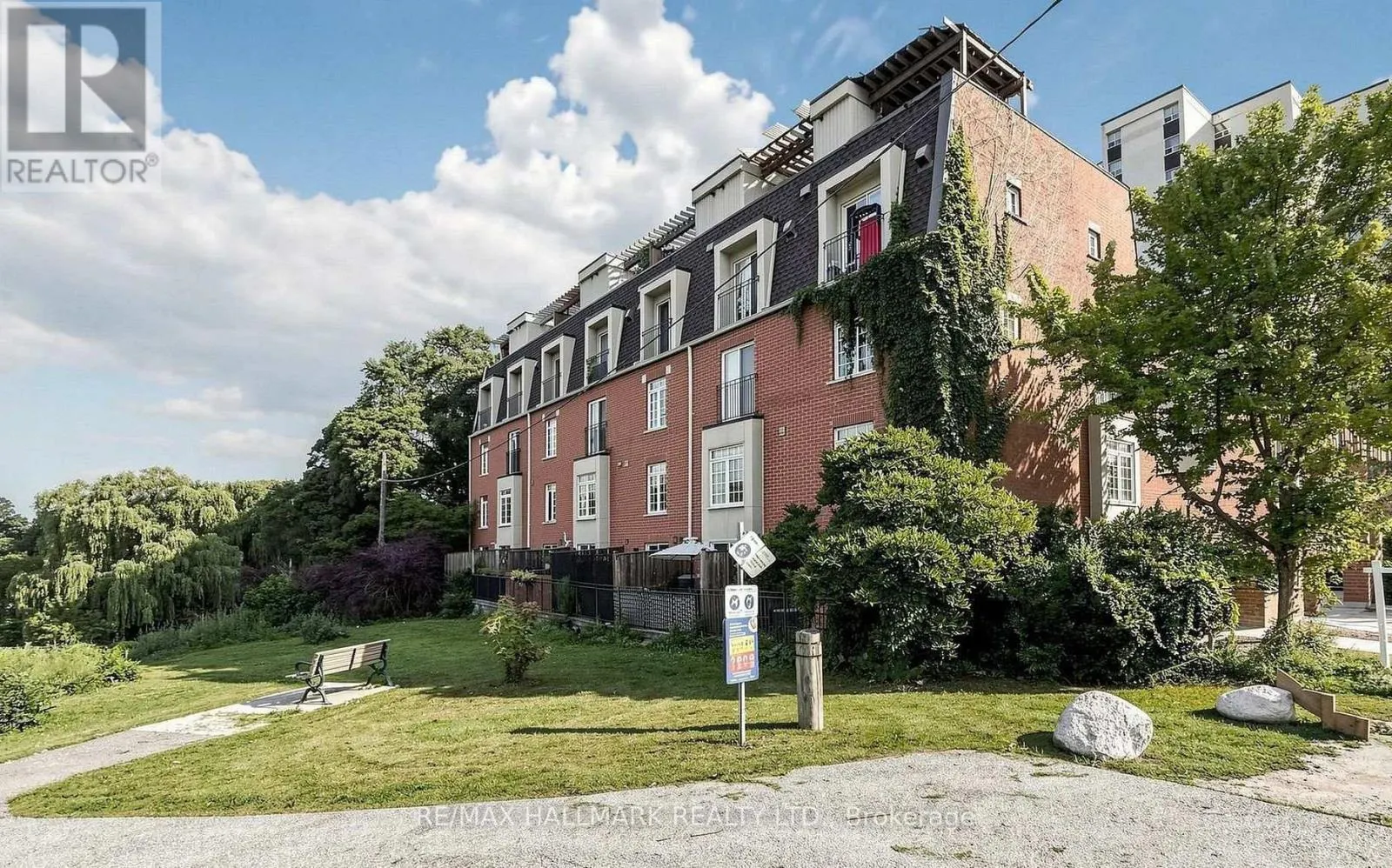 106 - 870 JANE STREET