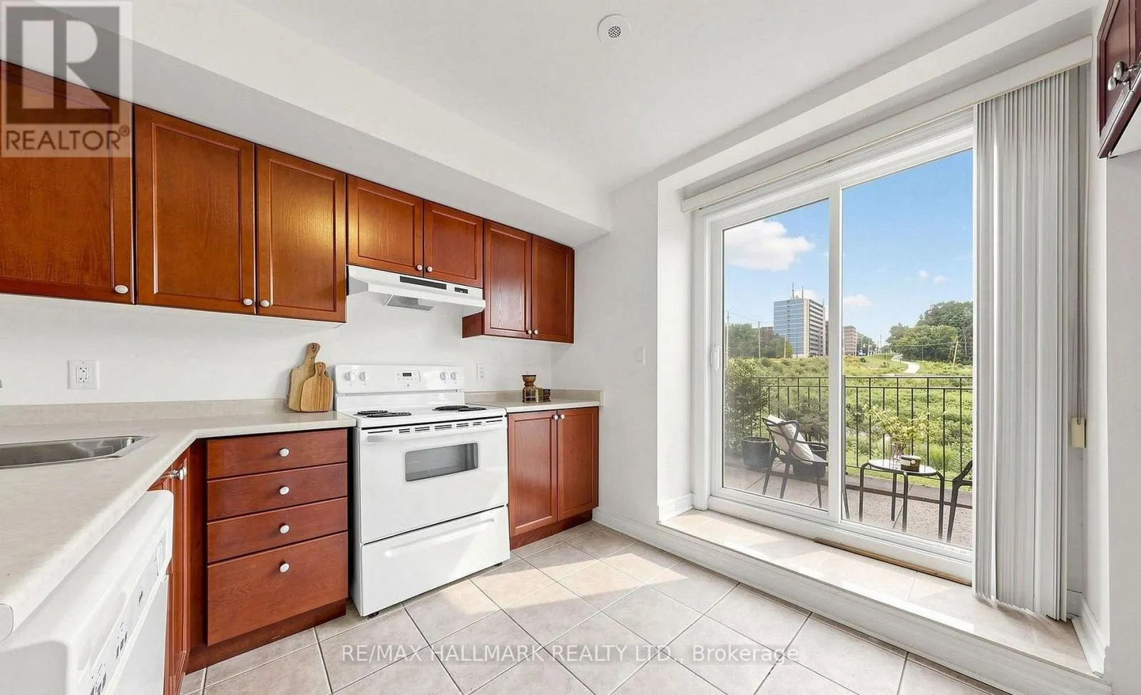 106 - 870 JANE STREET