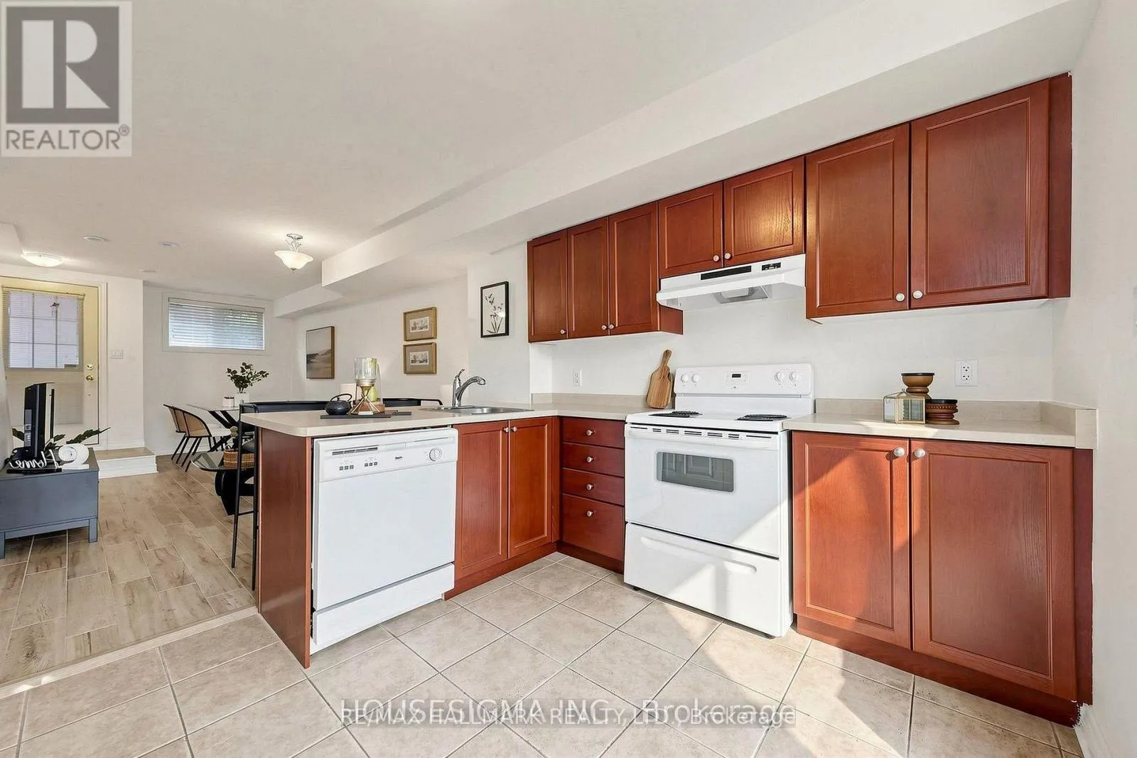 106 - 870 JANE STREET