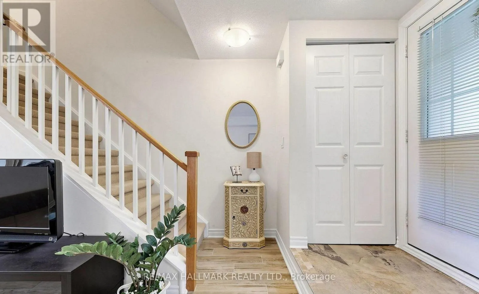 106 - 870 JANE STREET