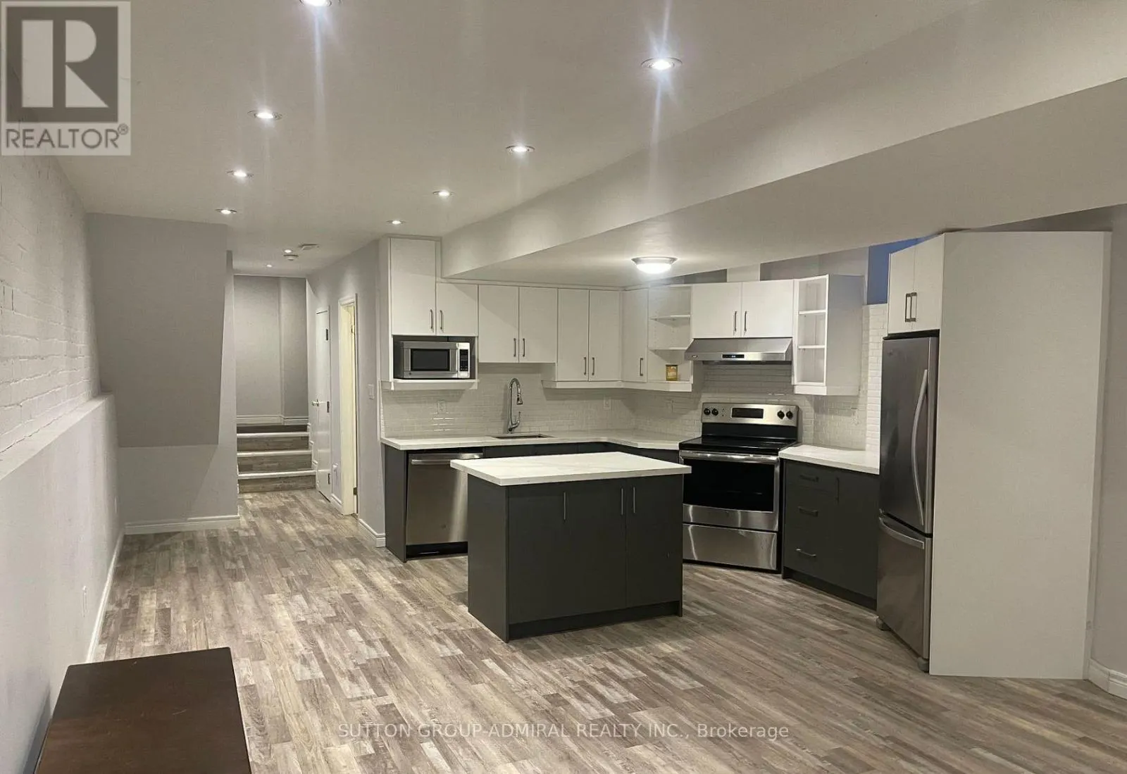 BSMT - 1367 KING STREET W