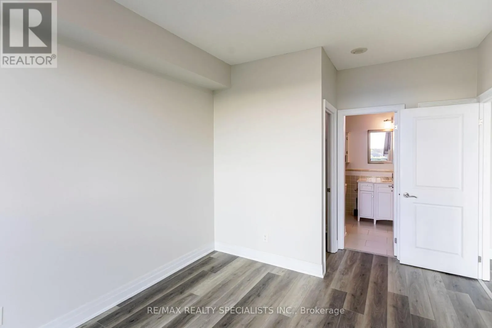 602 - 100 JOHN STREET