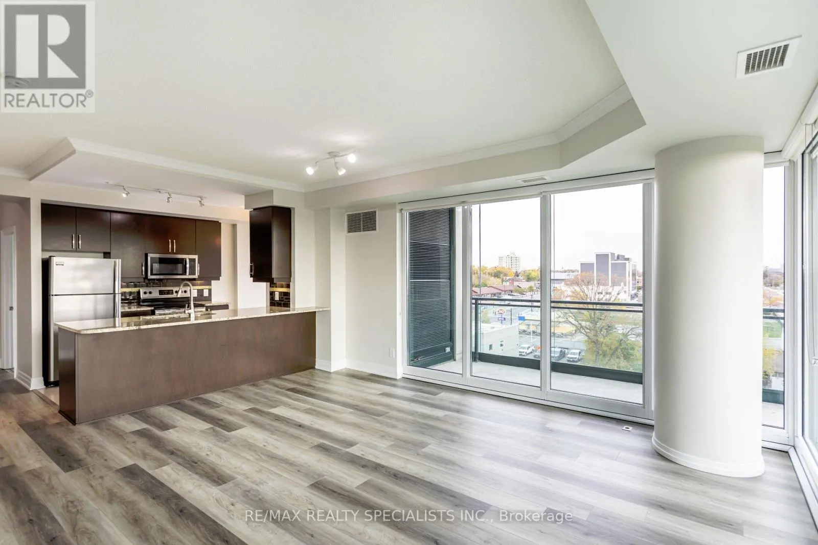 602 - 100 JOHN STREET