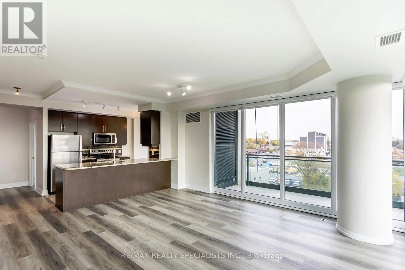 602 - 100 JOHN STREET