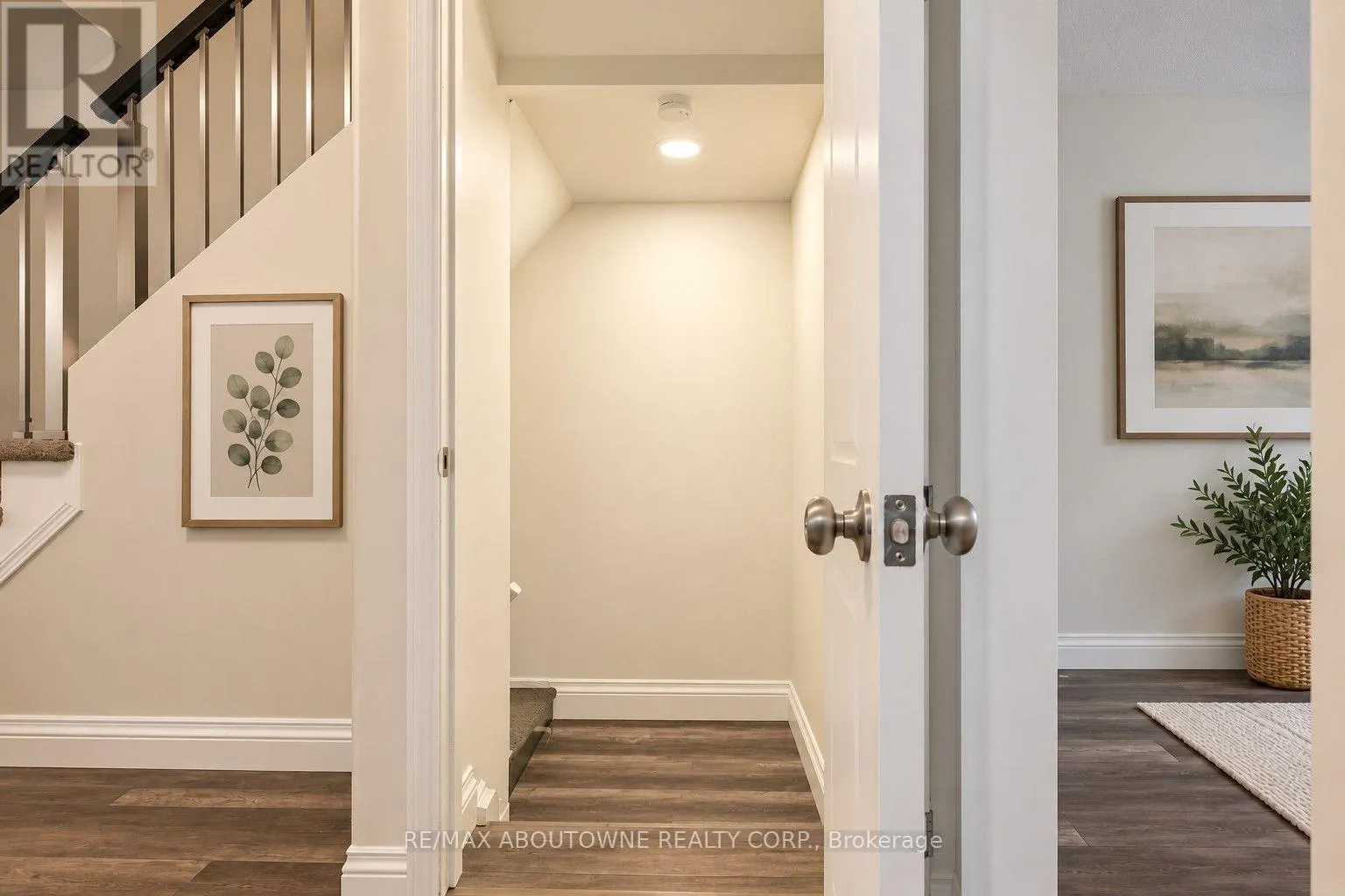 3 - 4195 LONGMOOR DRIVE