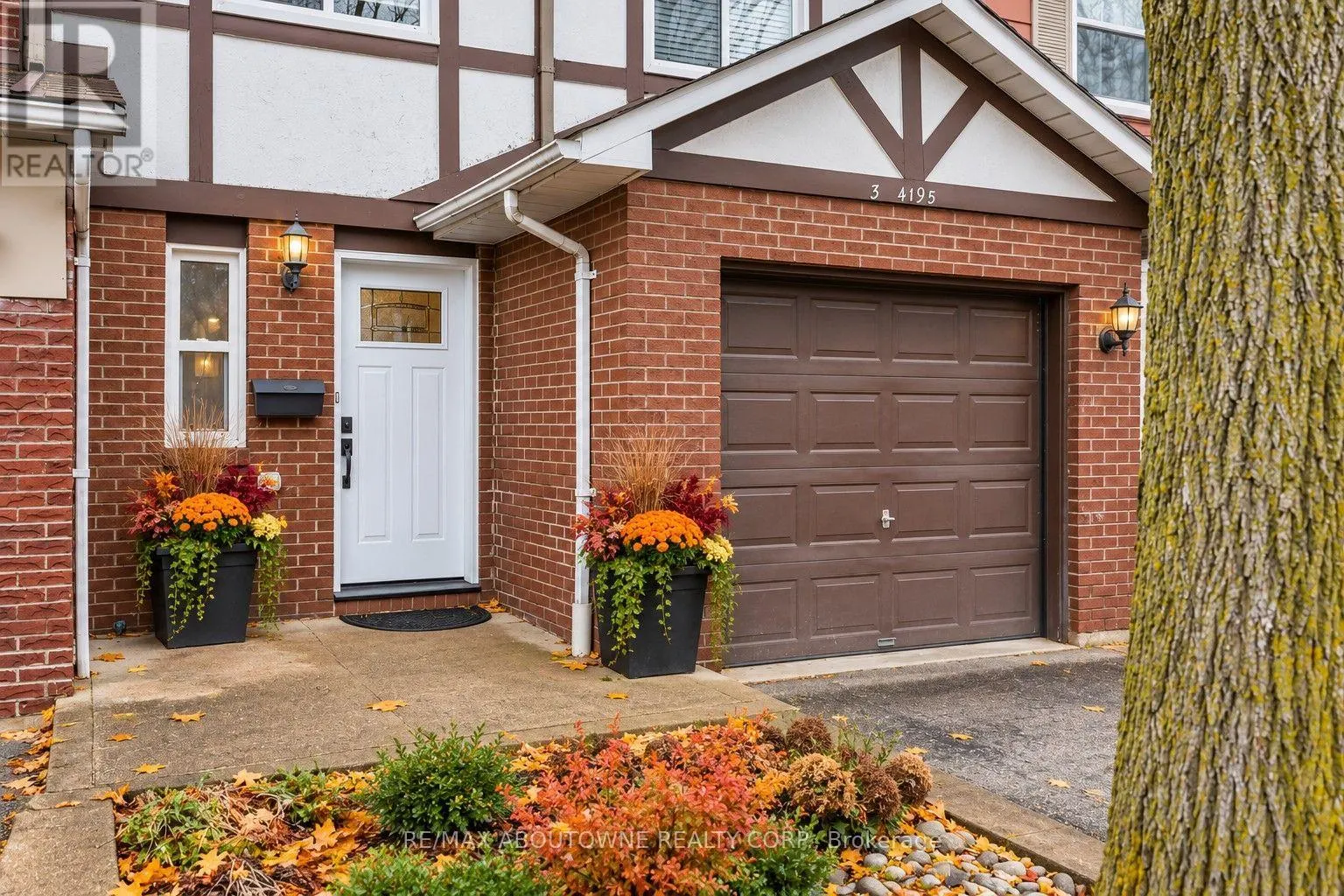 3 - 4195 LONGMOOR DRIVE