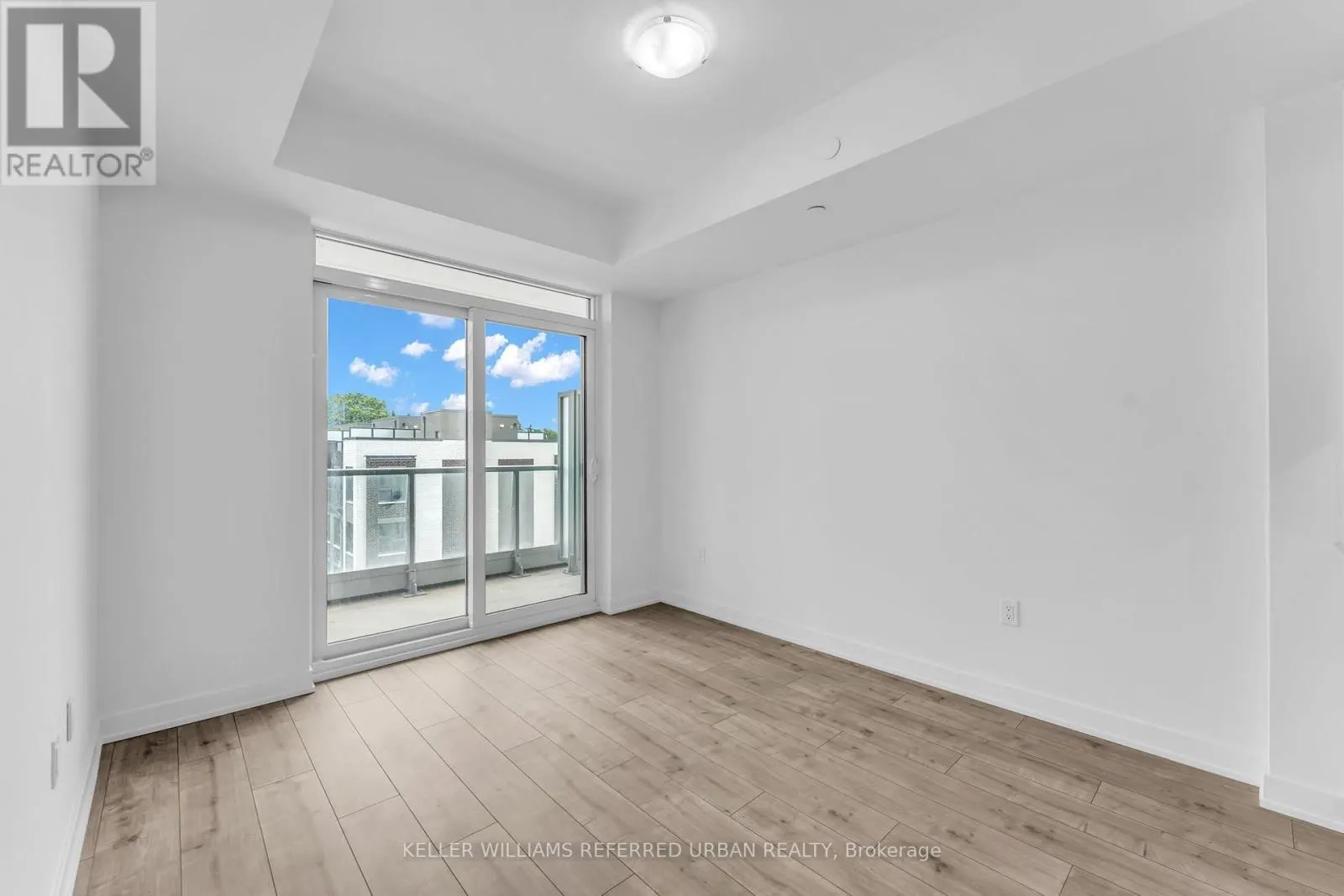 303 - 500 PLAINS ROAD