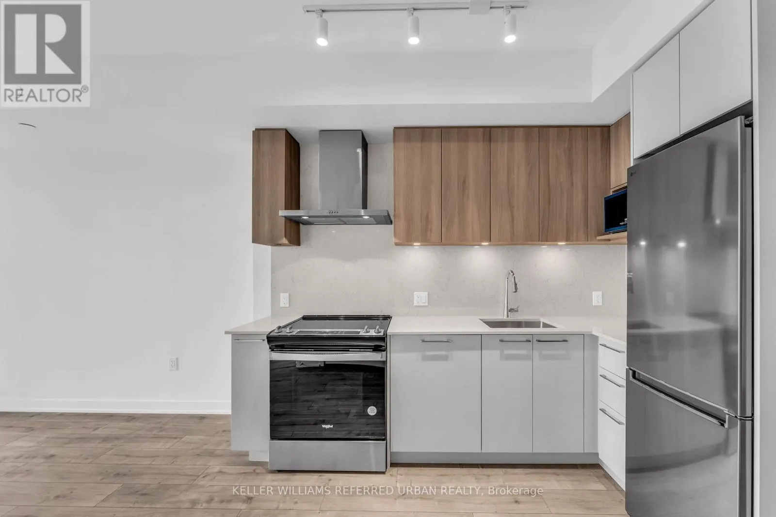 303 - 500 PLAINS ROAD