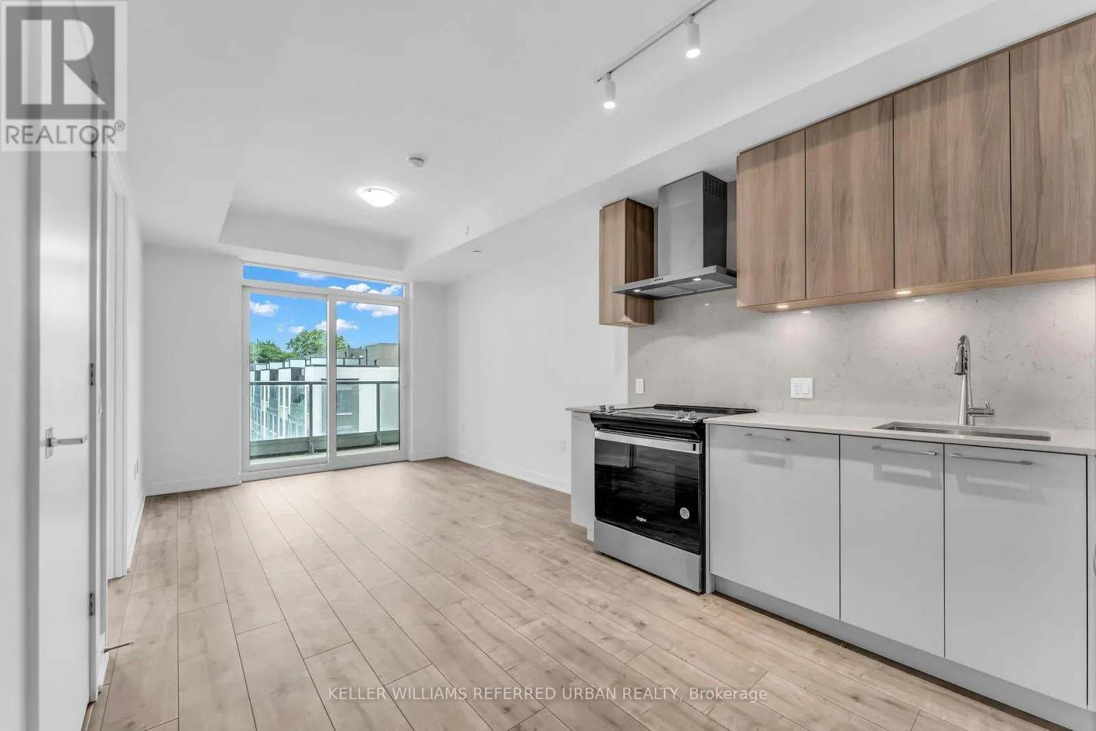303 - 500 PLAINS ROAD