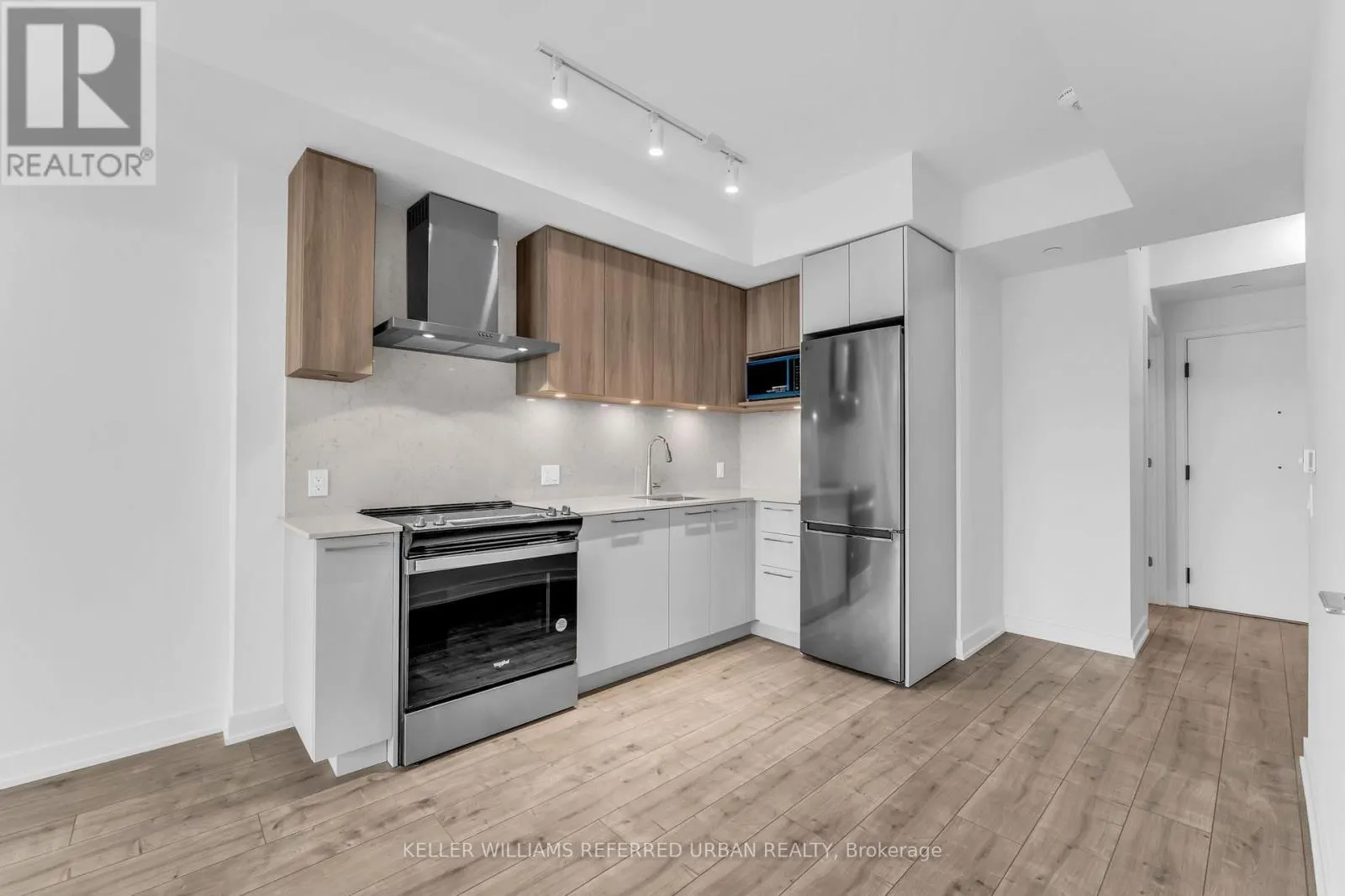 303 - 500 PLAINS ROAD