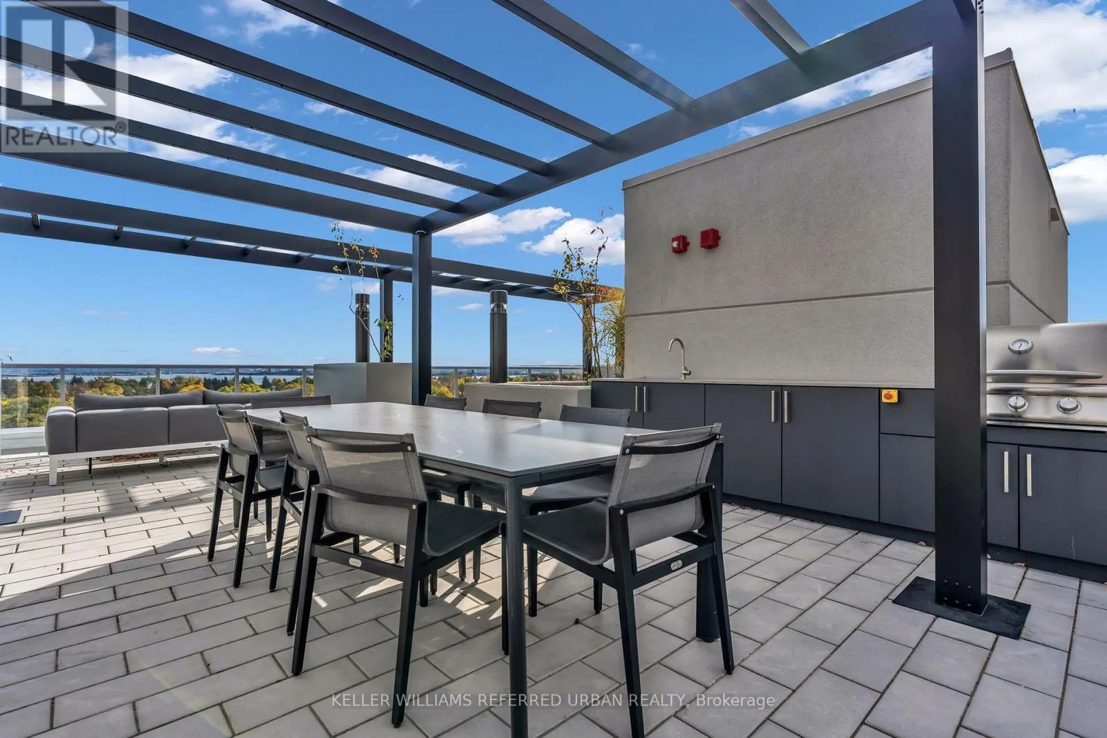 303 - 500 PLAINS ROAD