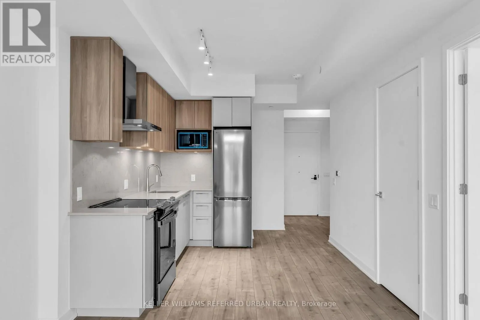 303 - 500 PLAINS ROAD