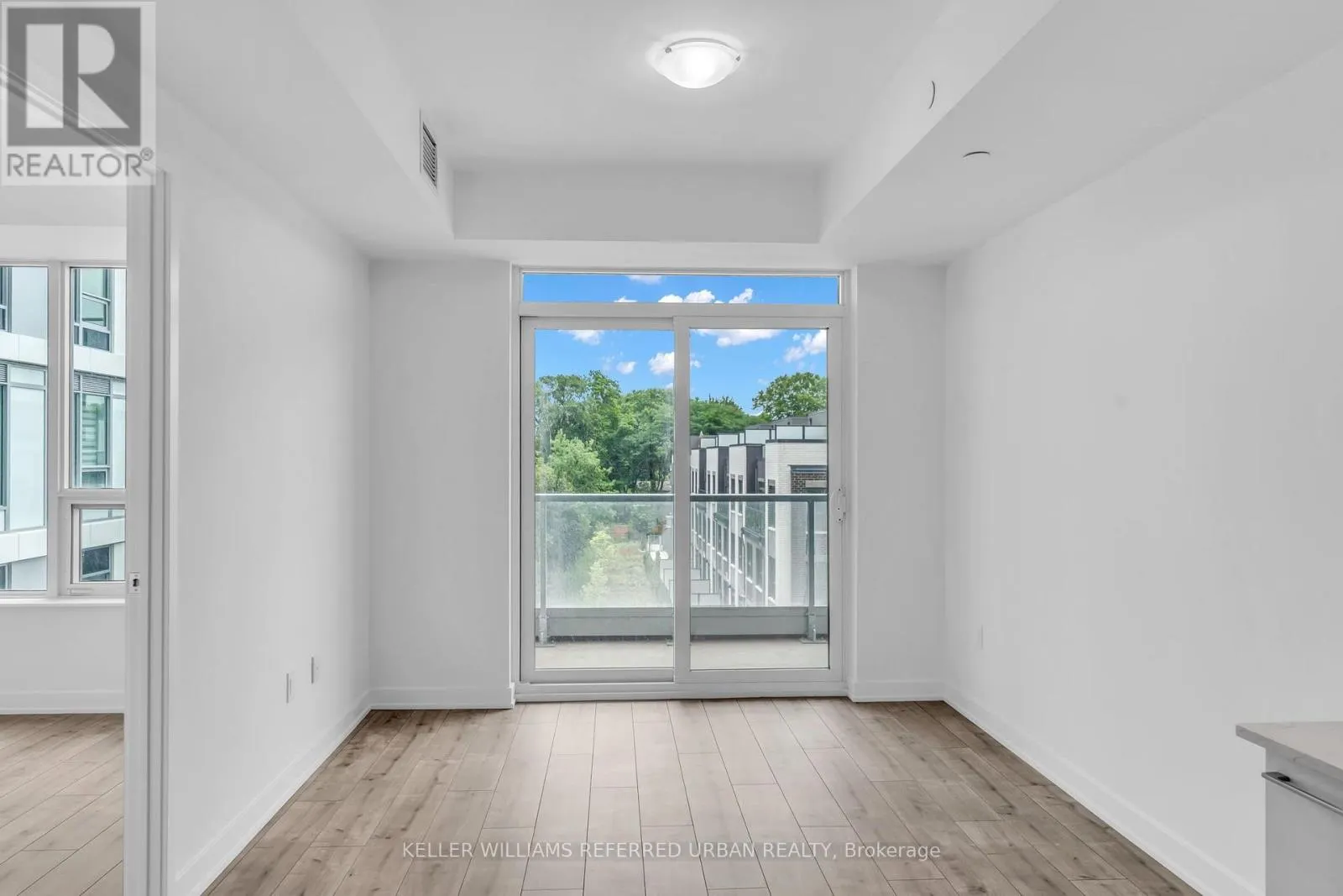 303 - 500 PLAINS ROAD