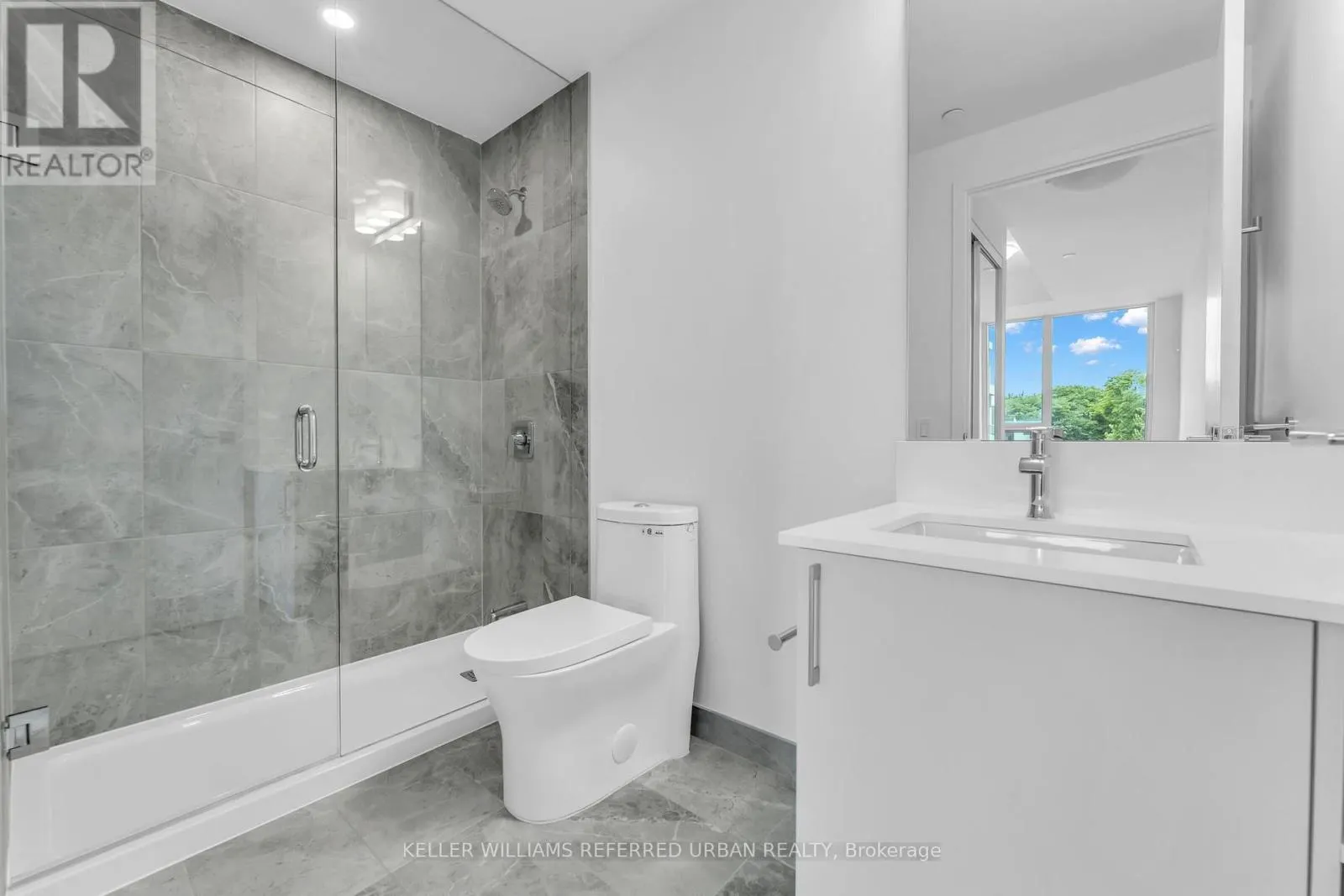 303 - 500 PLAINS ROAD