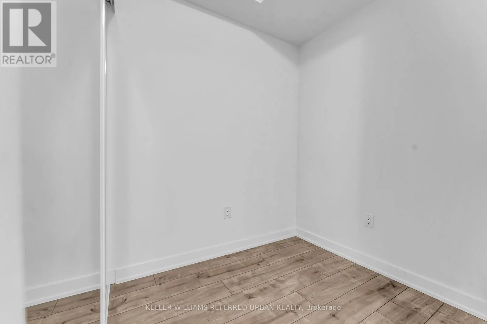 303 - 500 PLAINS ROAD