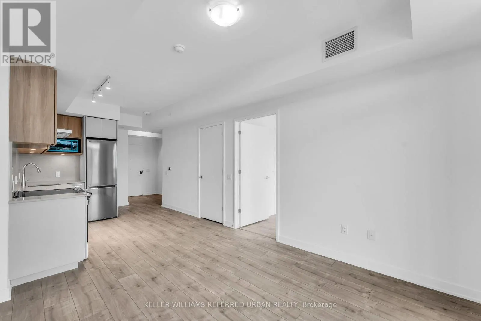 303 - 500 PLAINS ROAD