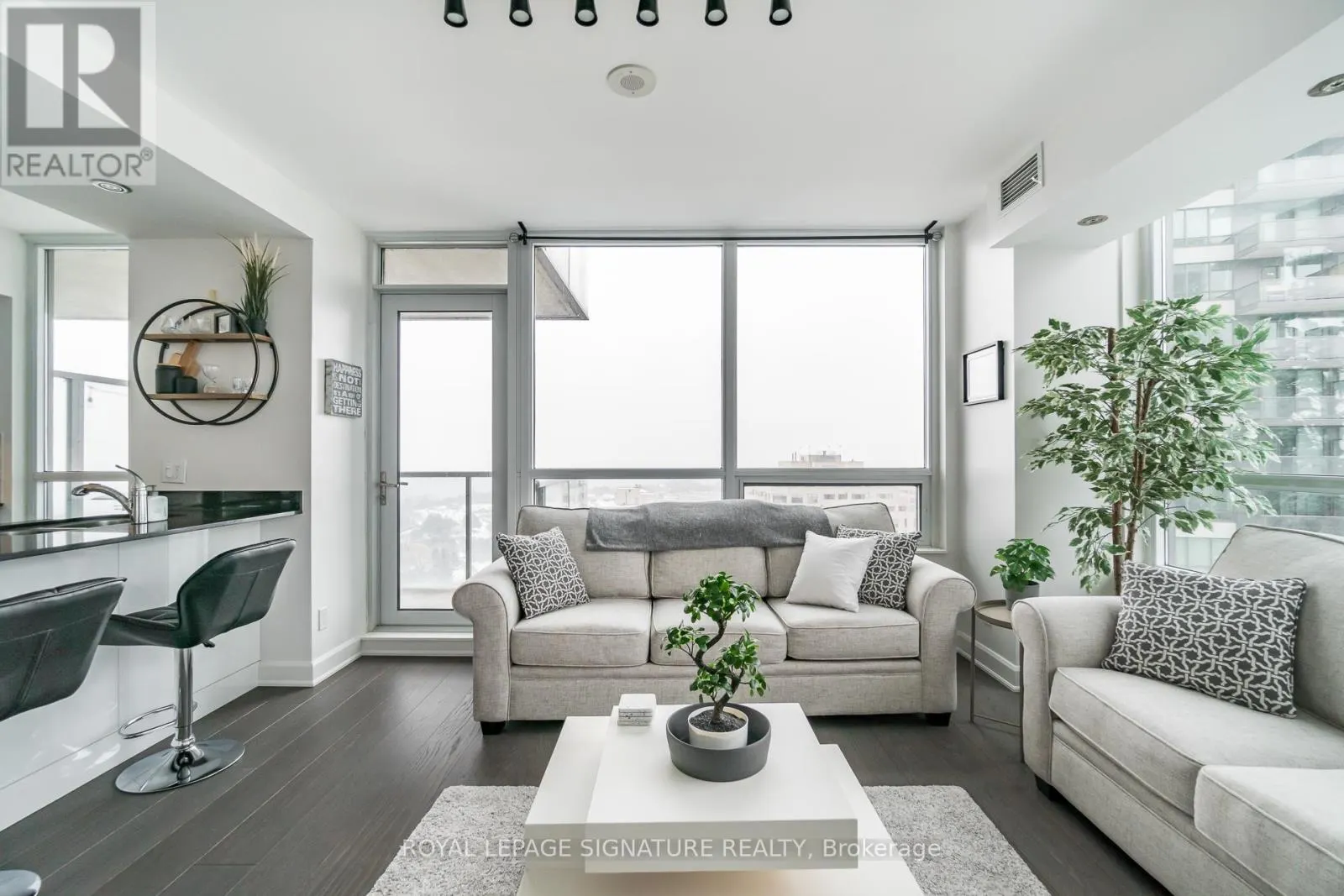 1802 - 2230 LAKESHORE BOULEVARD W
