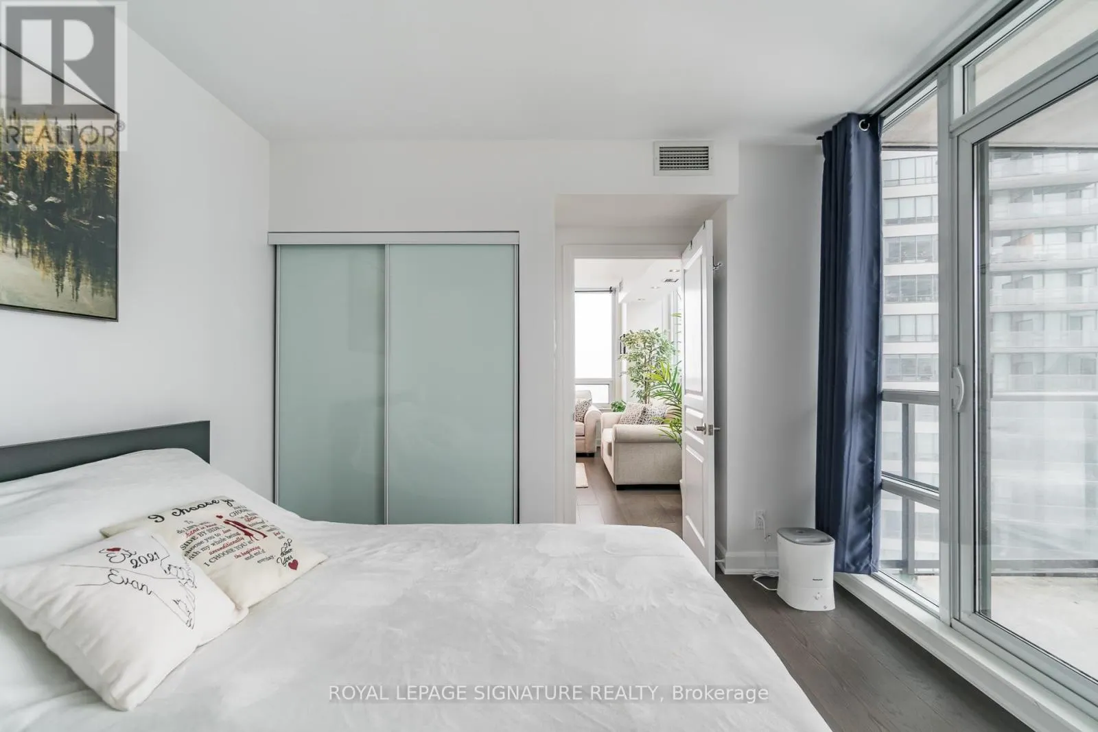 1802 - 2230 LAKESHORE BOULEVARD W