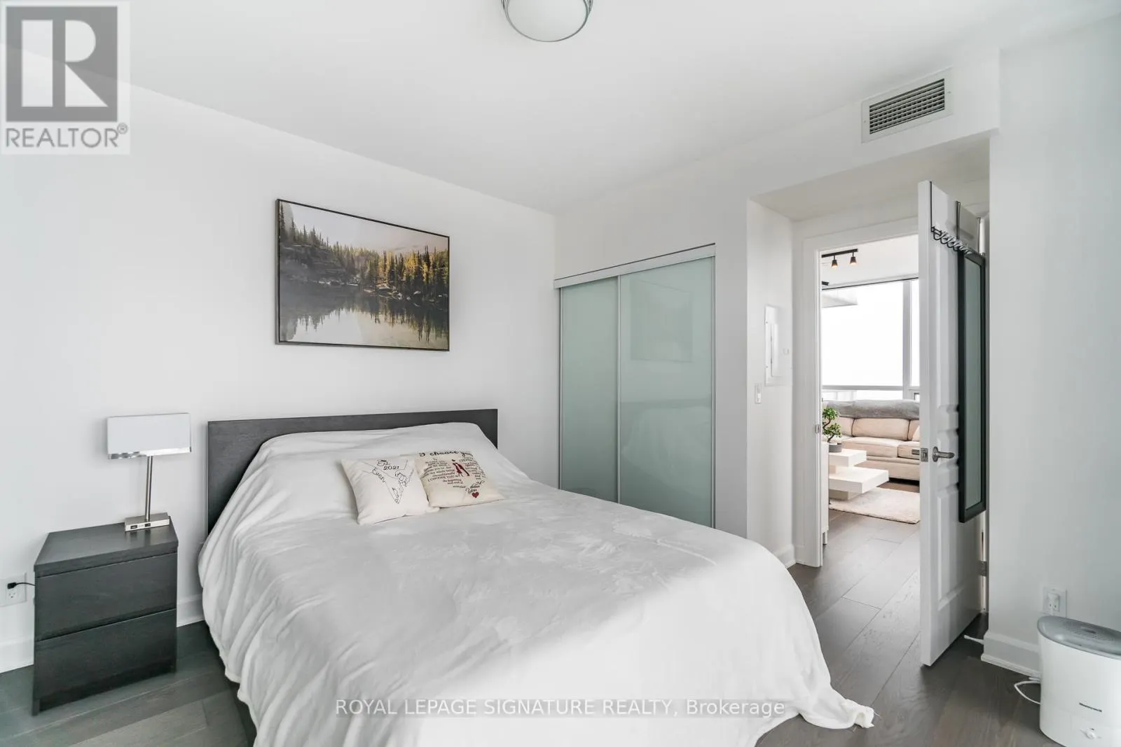 1802 - 2230 LAKESHORE BOULEVARD W