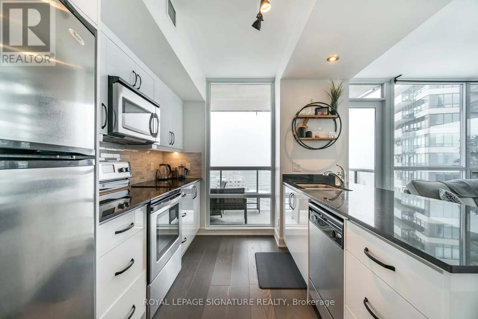 1802 - 2230 LAKESHORE BOULEVARD W