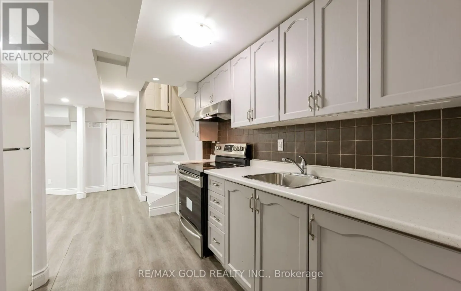 171 FERNFOREST DRIVE