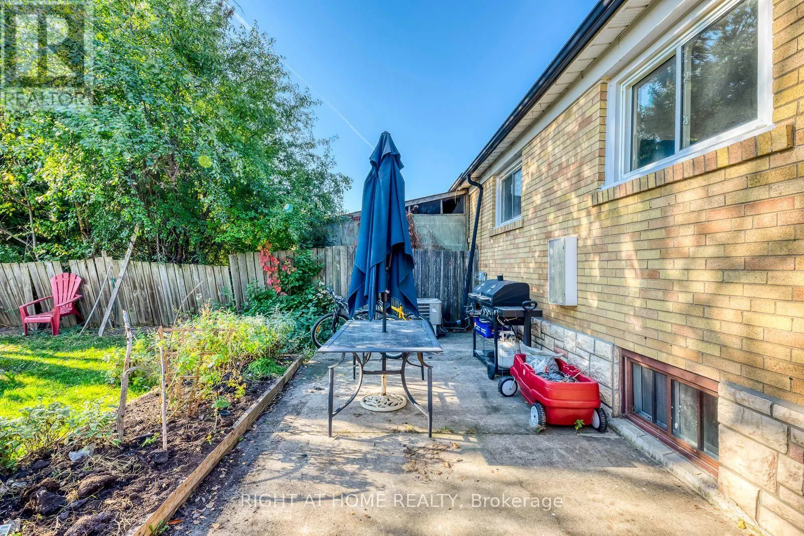 1319 FREEPORT DRIVE