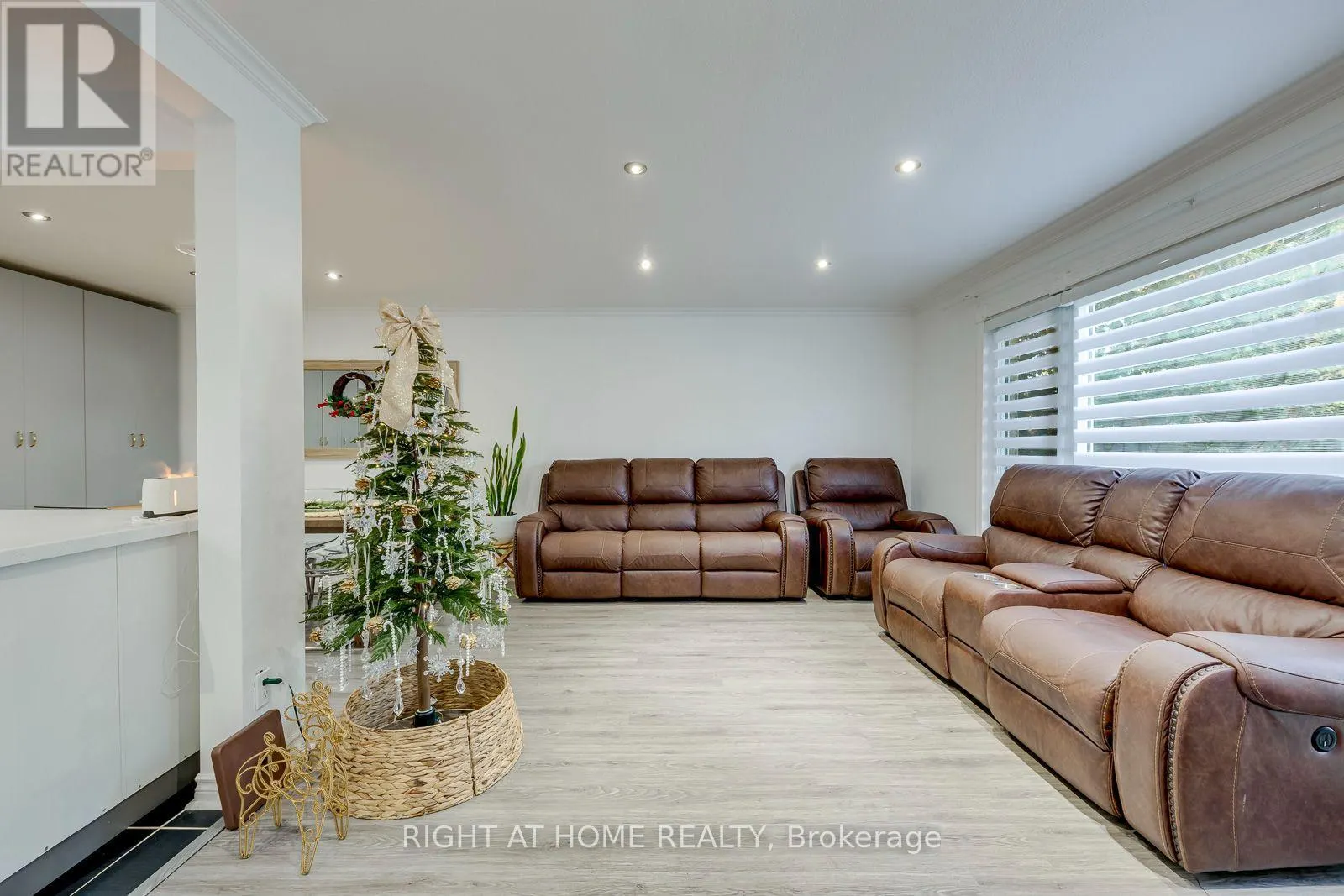 1319 FREEPORT DRIVE