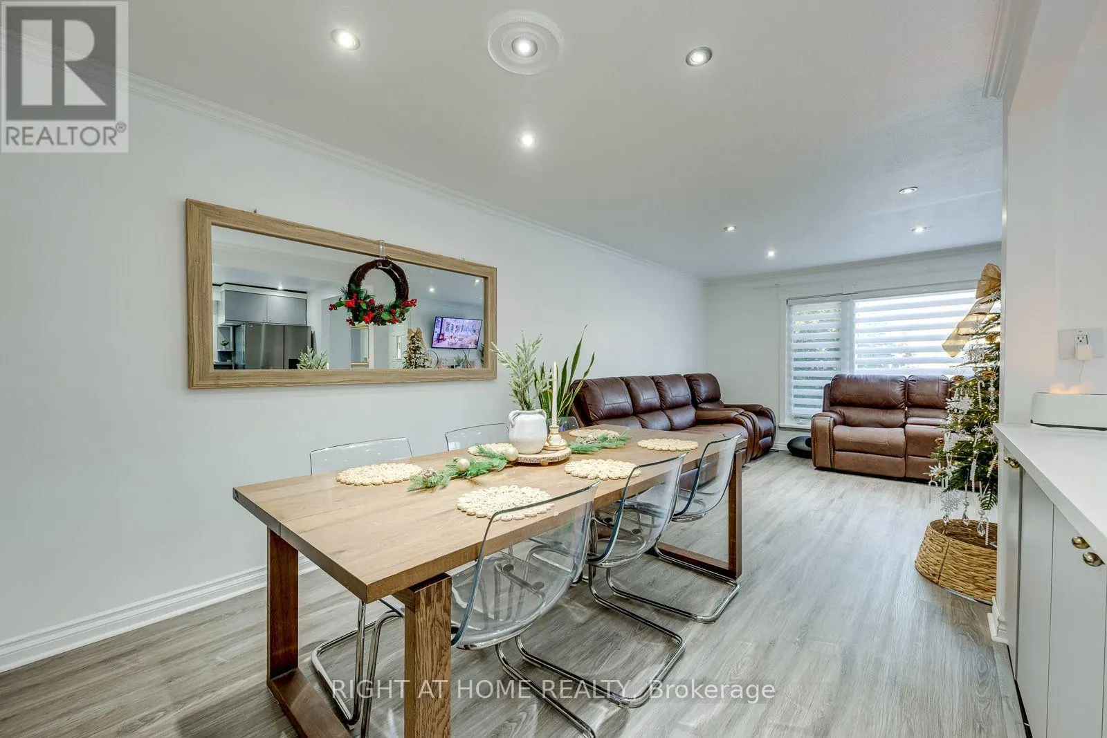 1319 FREEPORT DRIVE