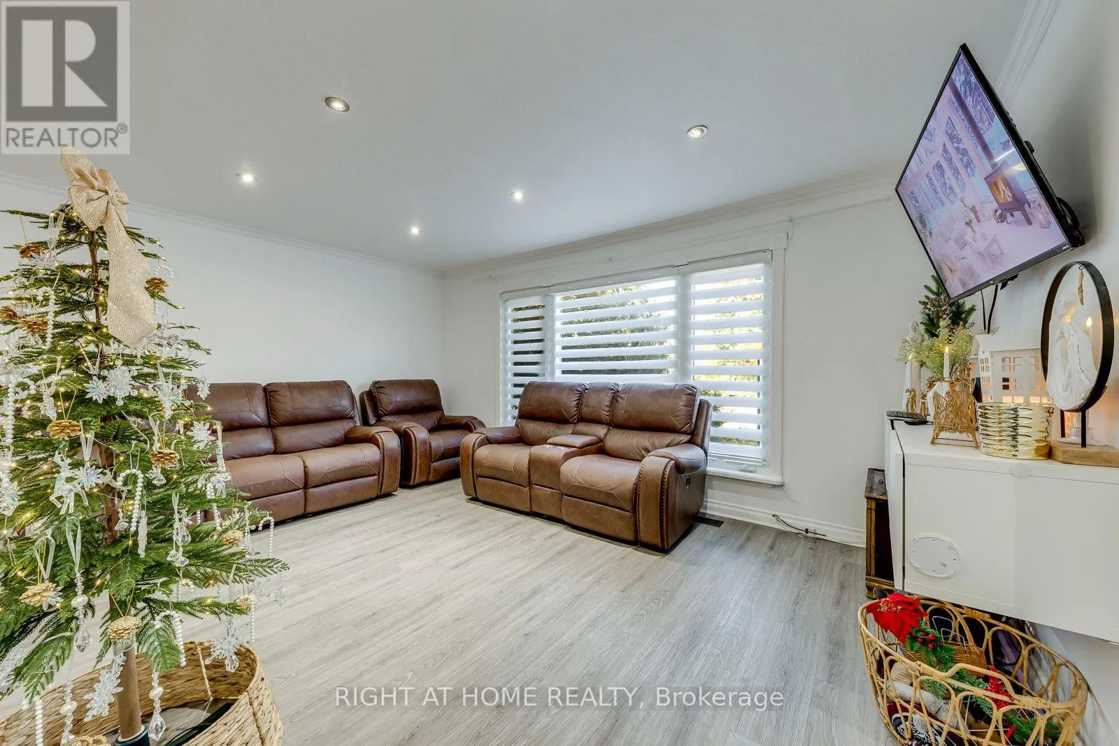 1319 FREEPORT DRIVE