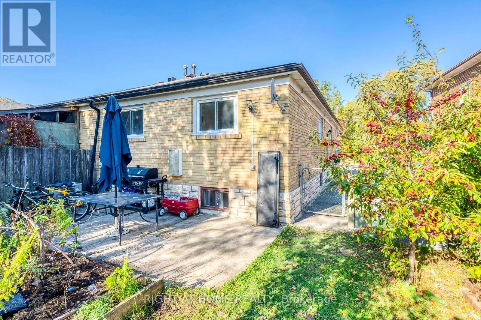 1319 FREEPORT DRIVE
