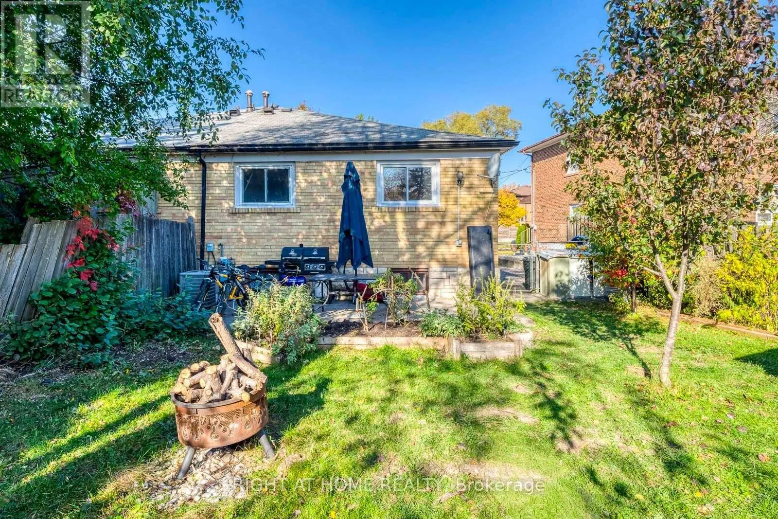 1319 FREEPORT DRIVE