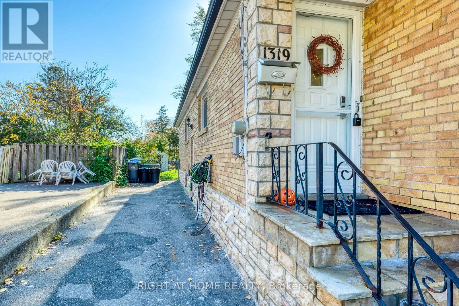1319 FREEPORT DRIVE