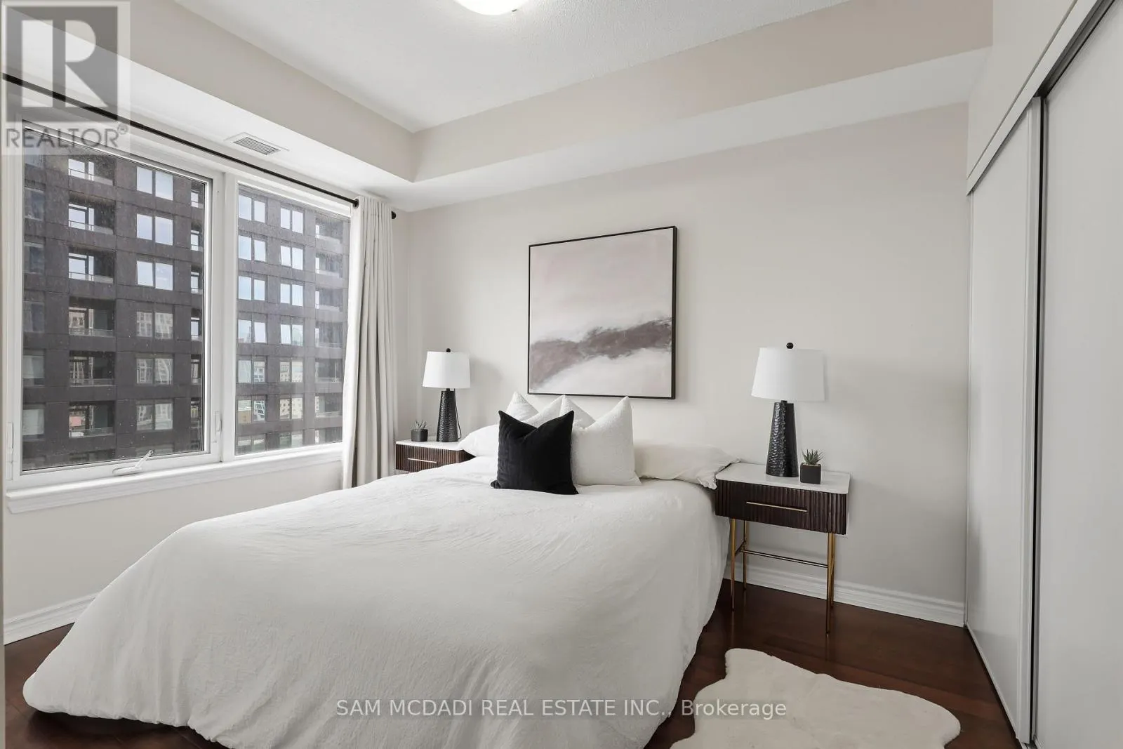 1611 - 385 PRINCE OF WALES DRIVE