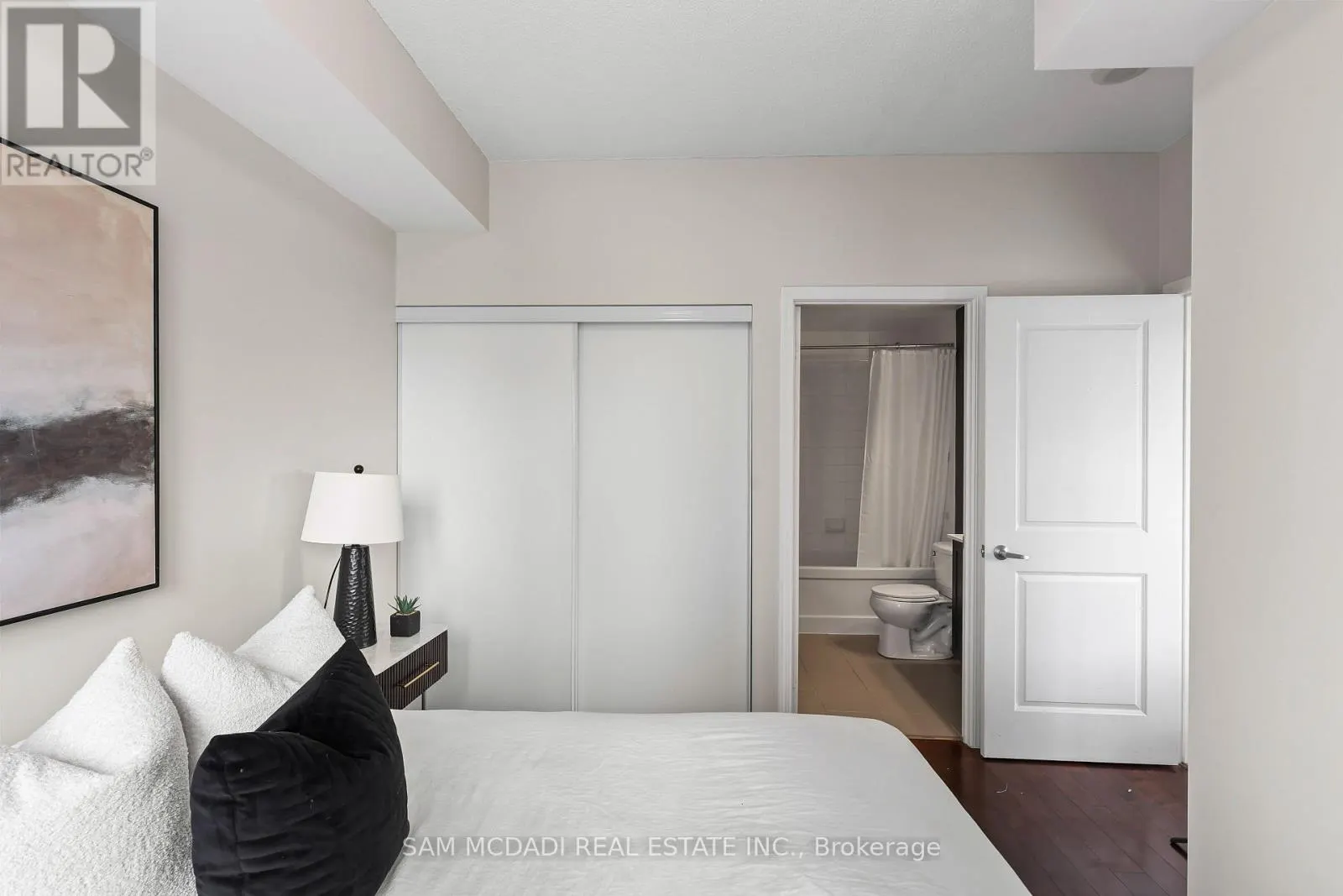 1611 - 385 PRINCE OF WALES DRIVE