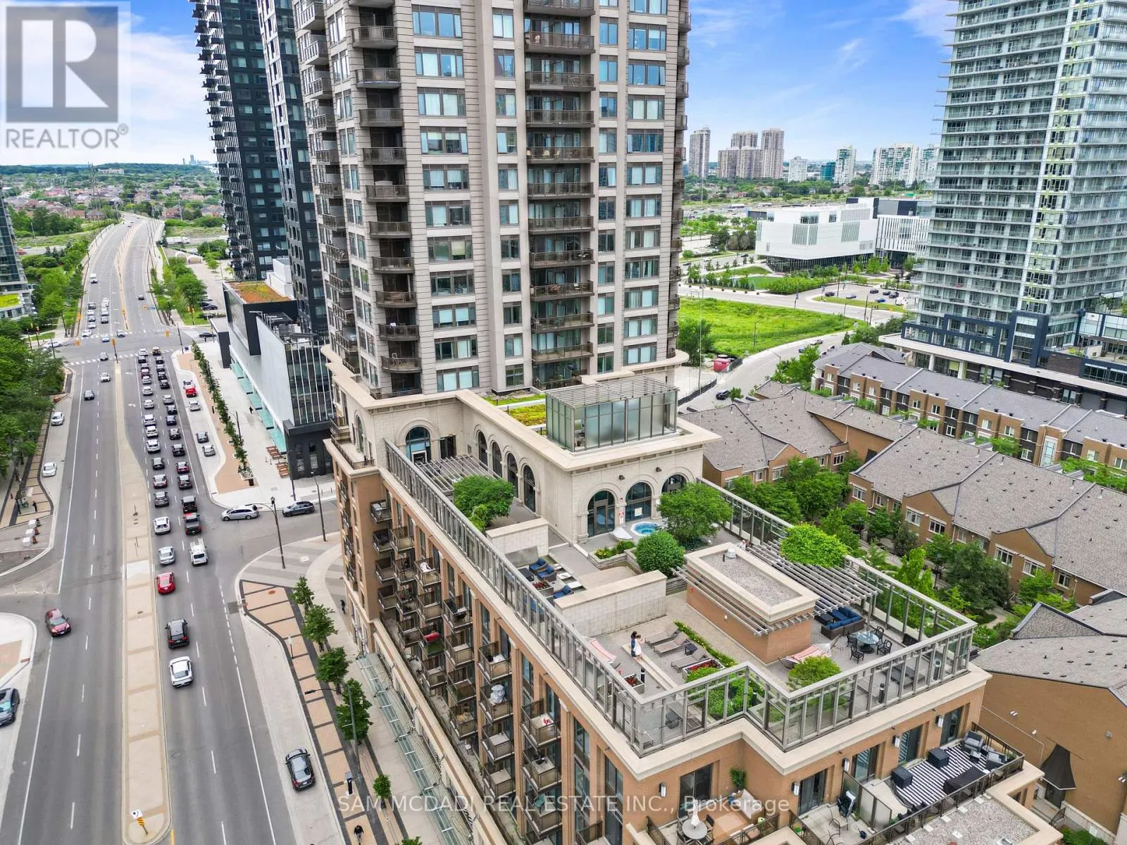 1611 - 385 PRINCE OF WALES DRIVE