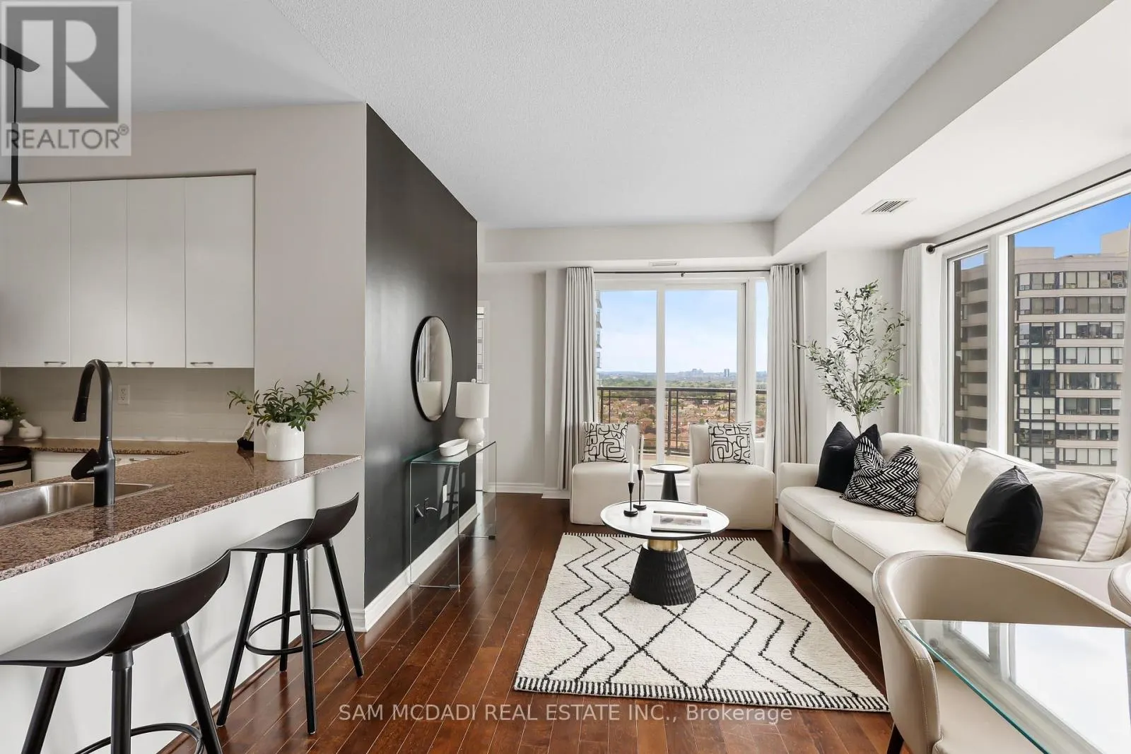 1611 - 385 PRINCE OF WALES DRIVE