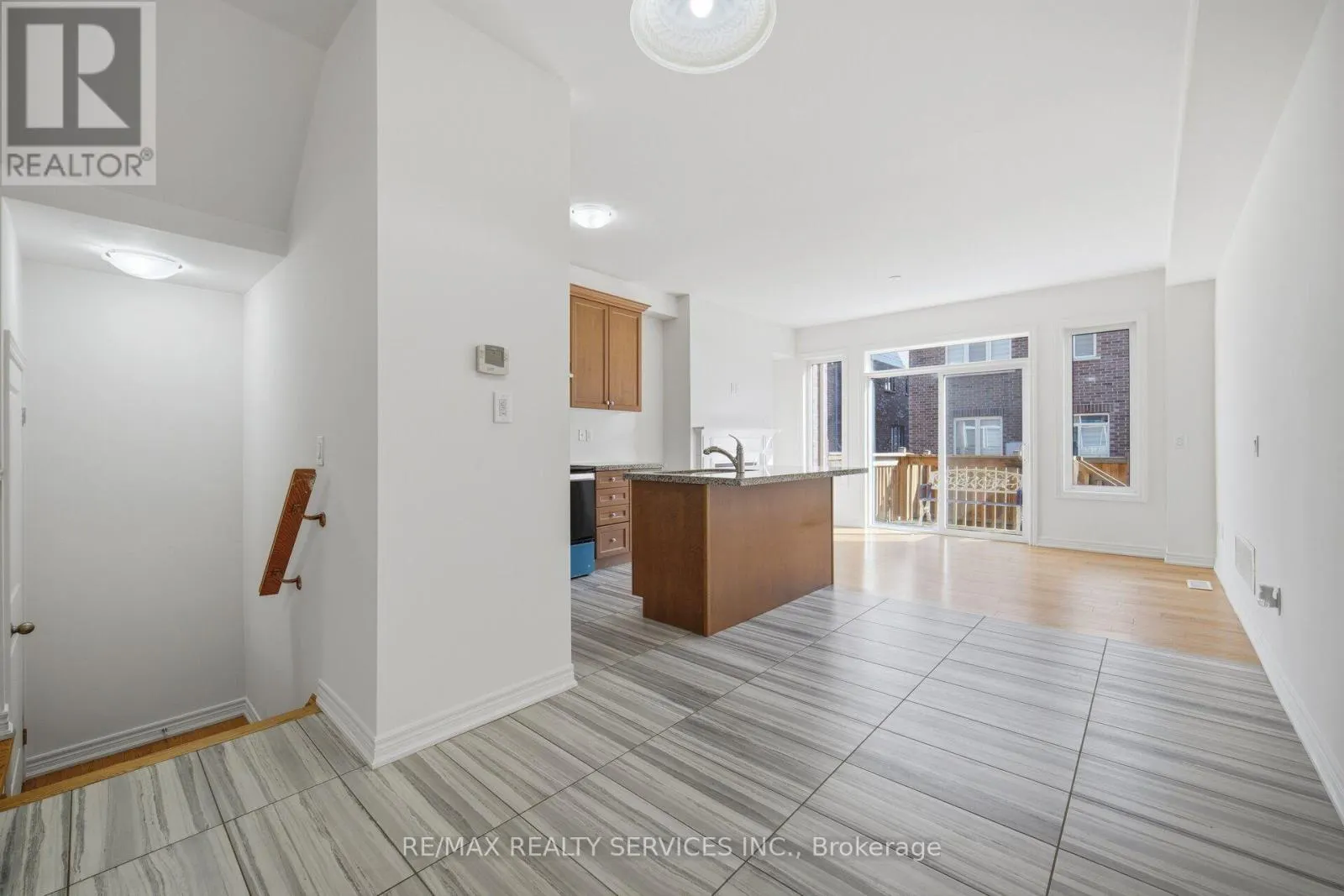 15 DALE MEADOWS ROAD