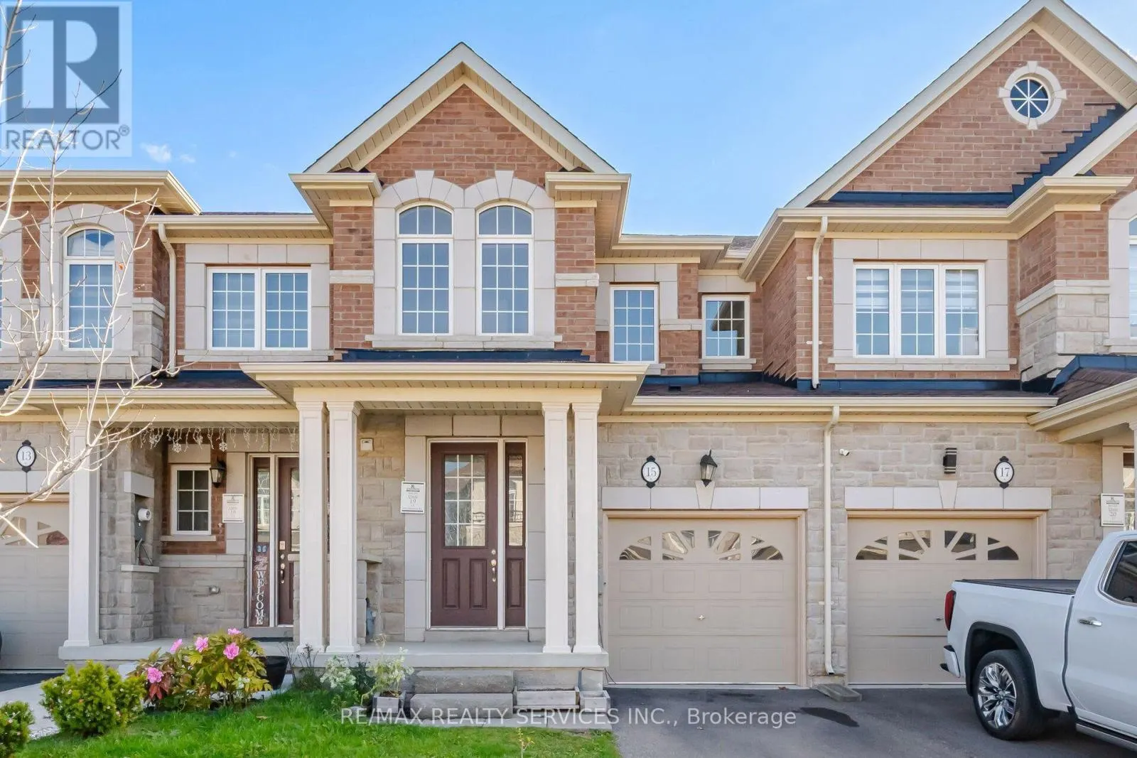 15 DALE MEADOWS ROAD