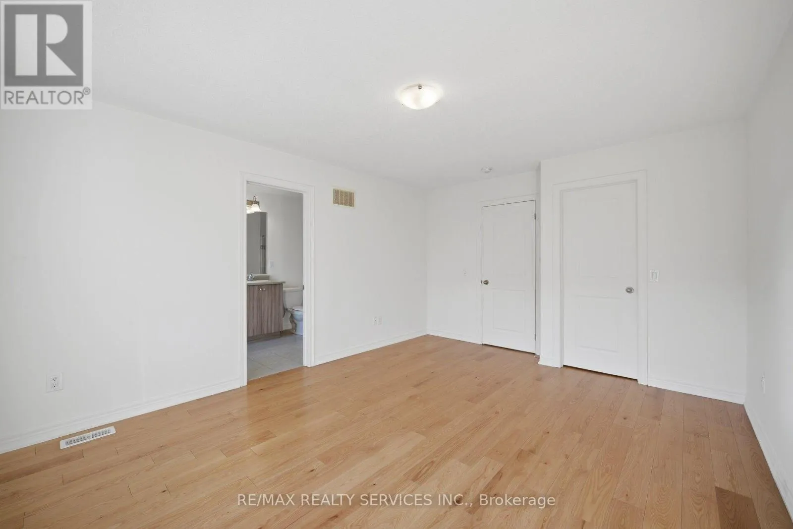 15 DALE MEADOWS ROAD